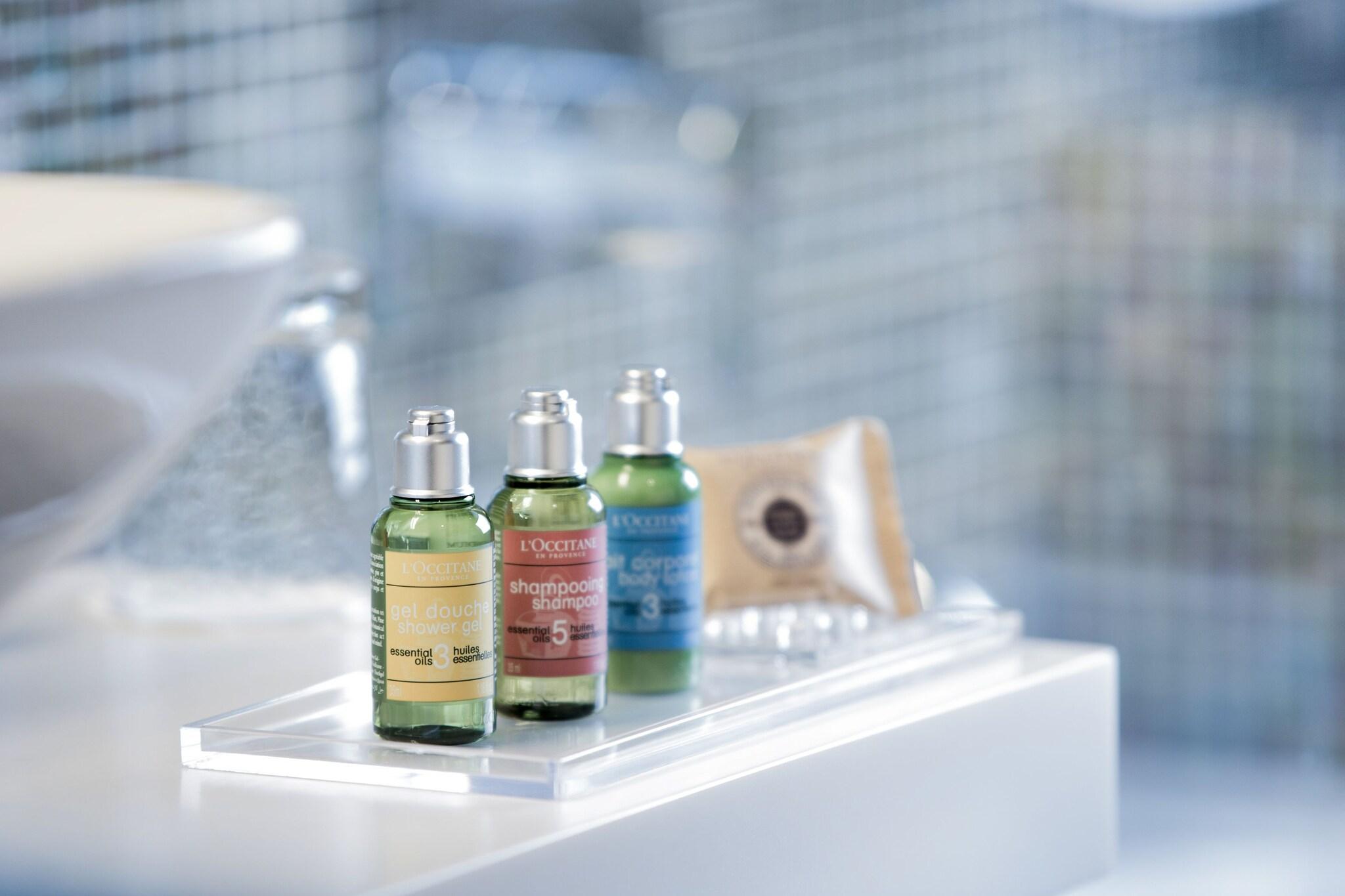 Double Deluxe Queen Bed