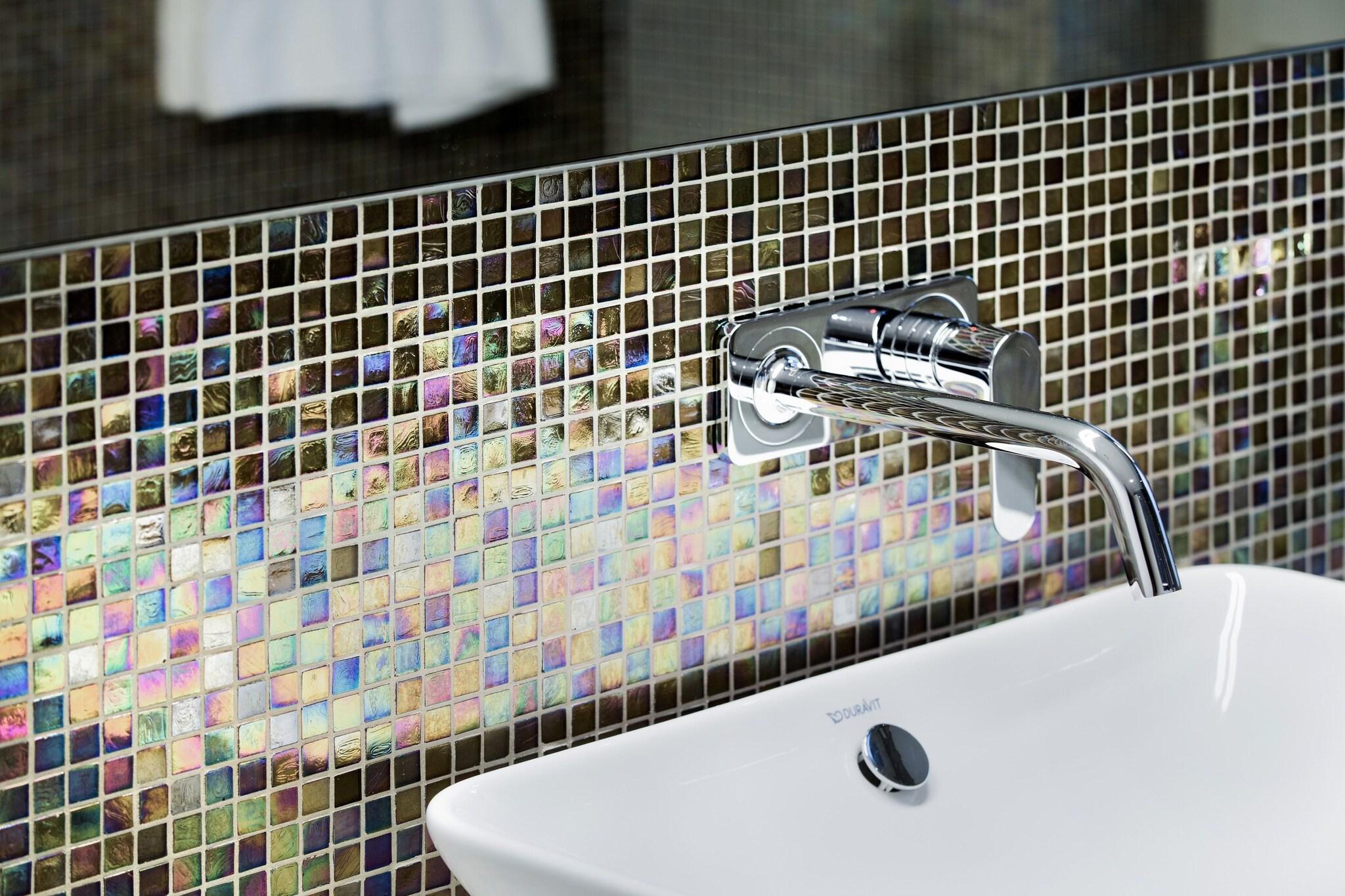 Double Deluxe Queen Bed