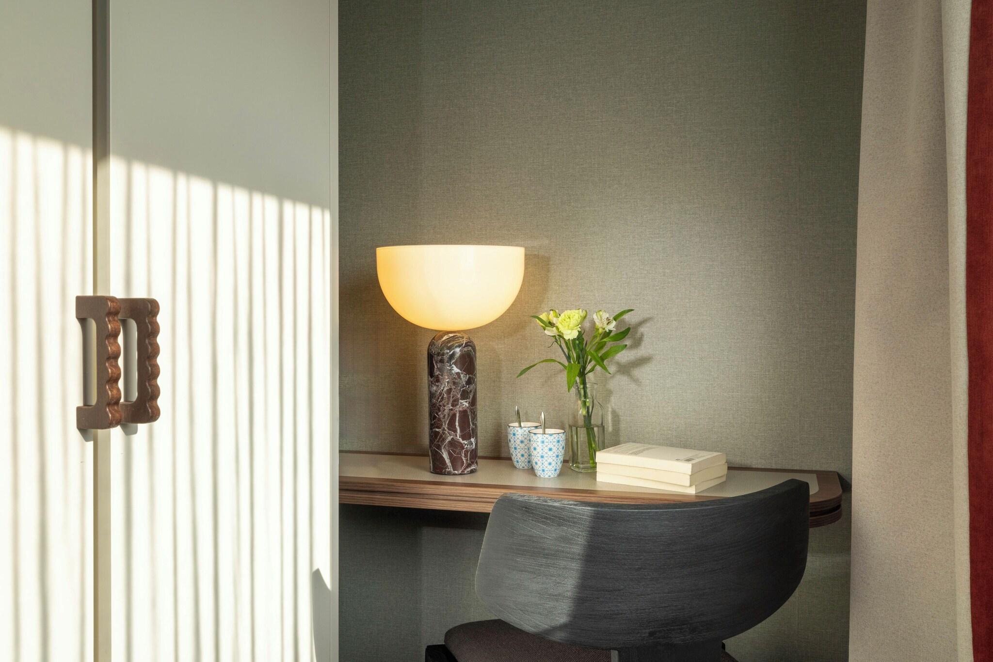 Double Deluxe Queen Bed