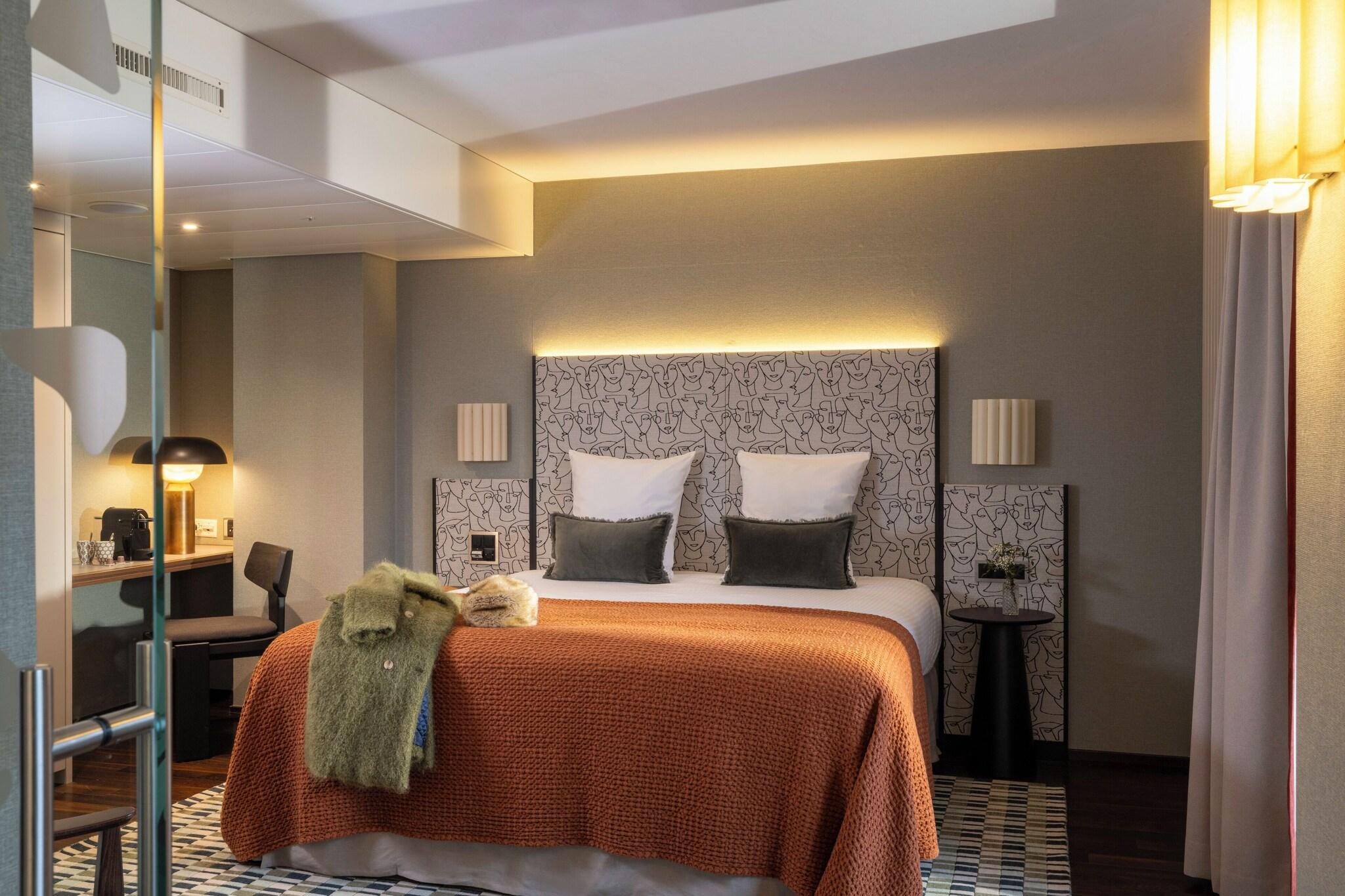 Double King Size Bed