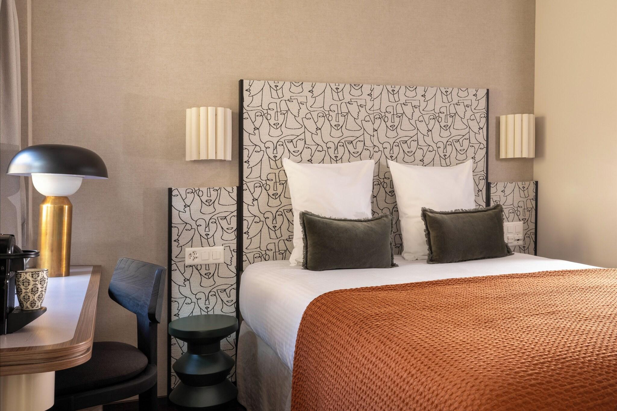 Double Queen Size Bed