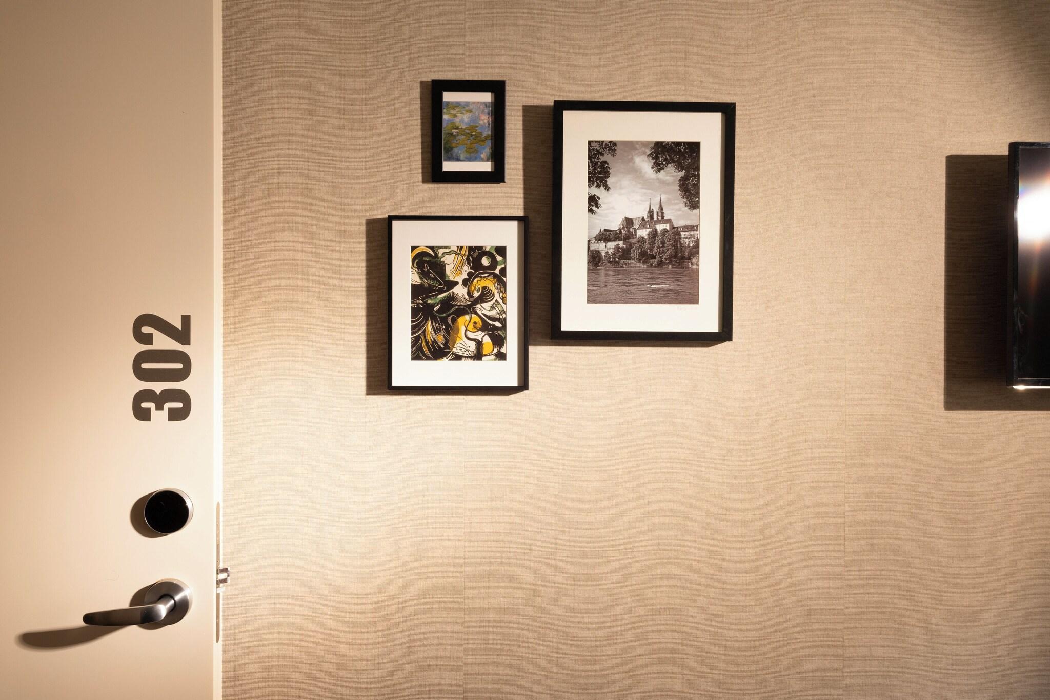 Double Queen Size Bed