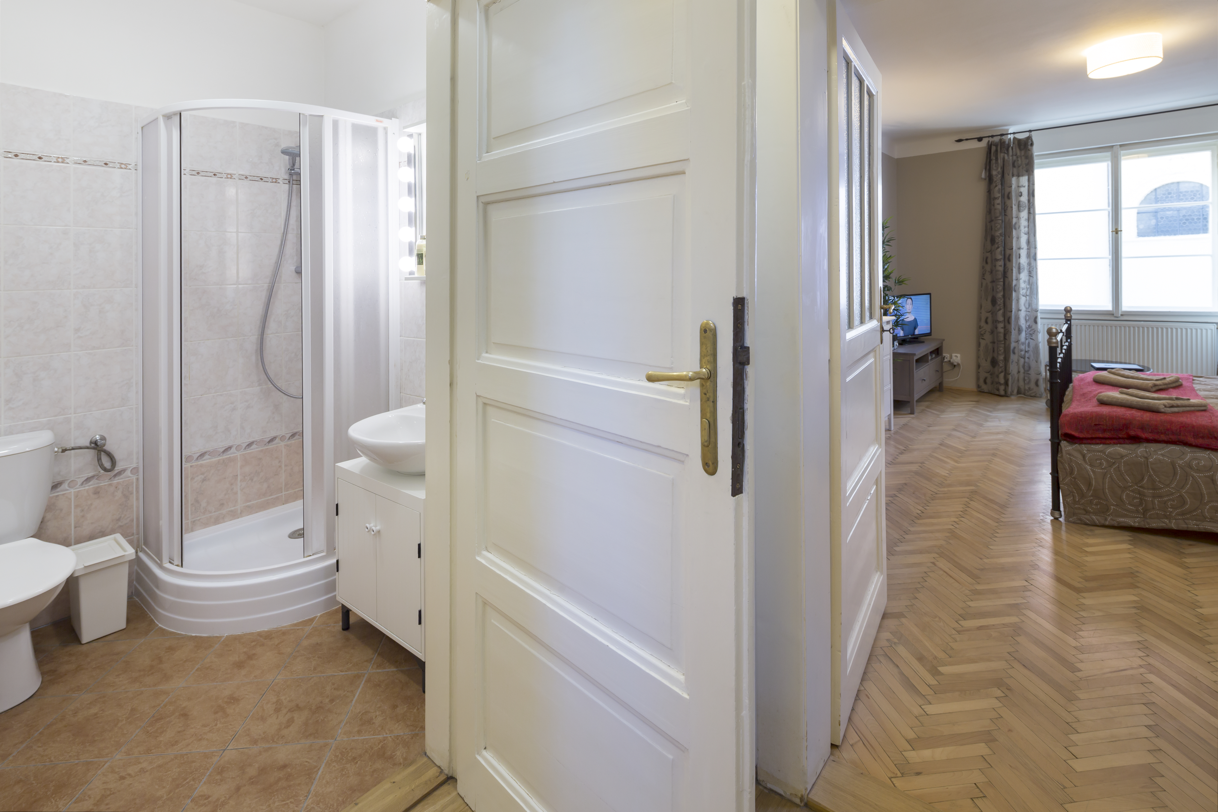 Family Room Capacity 10