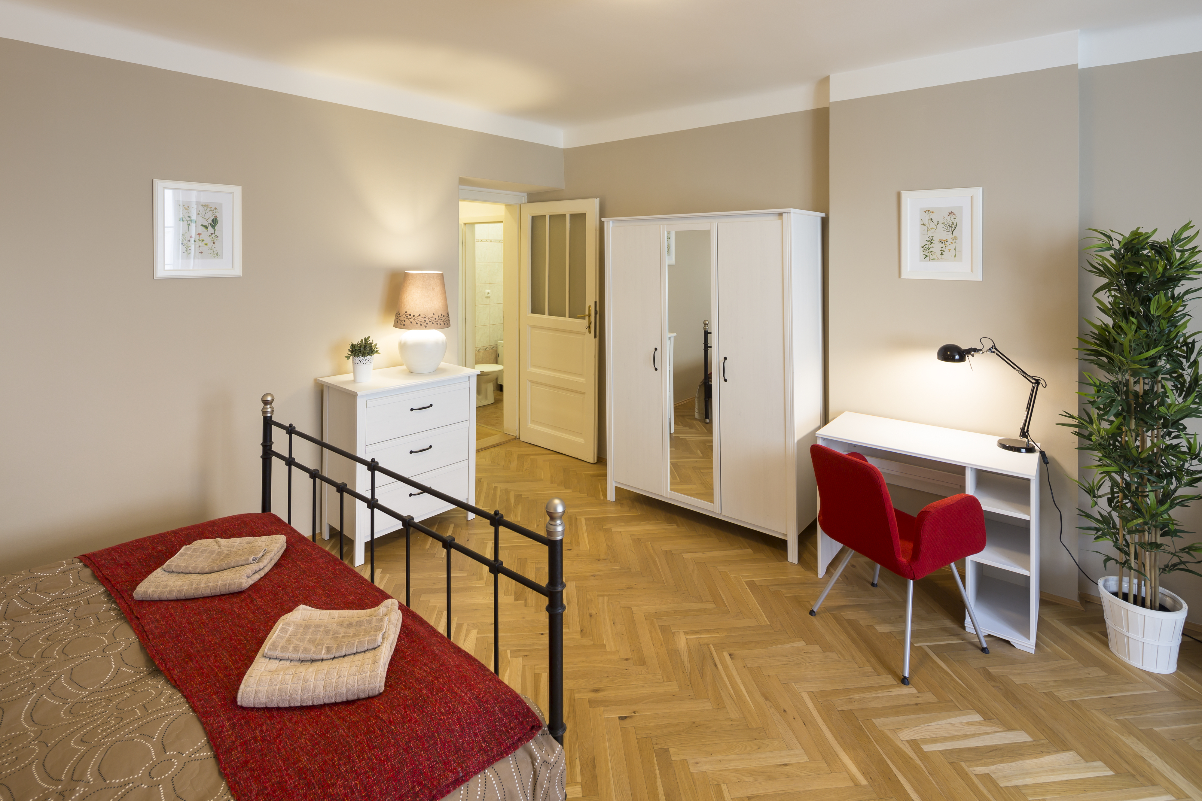 Family Room Capacity 10