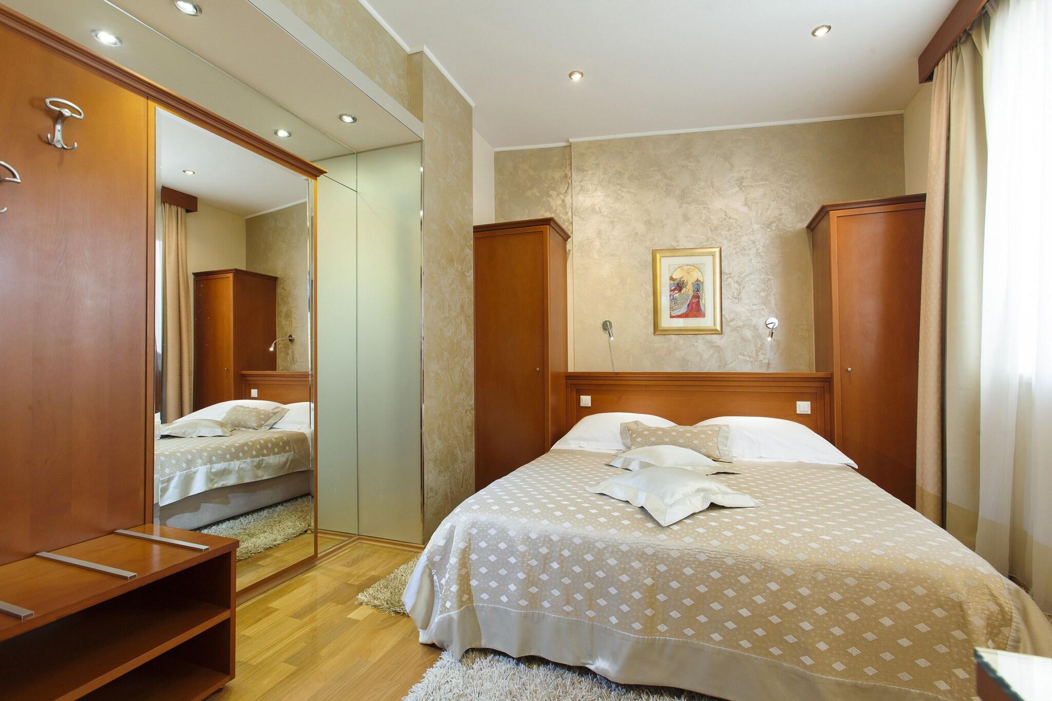 Double Classic Queen Bed