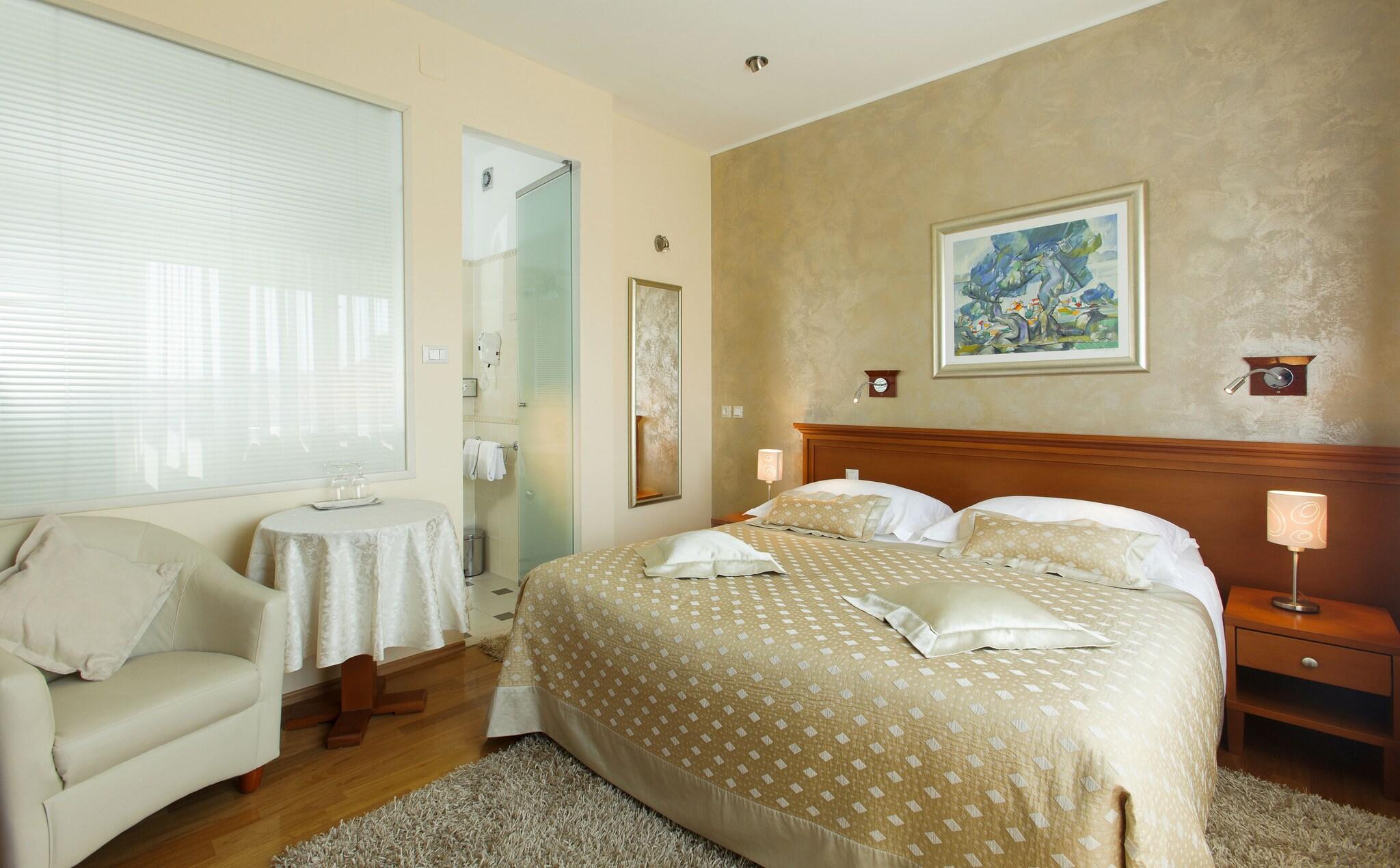 Double Superior Queen Bed