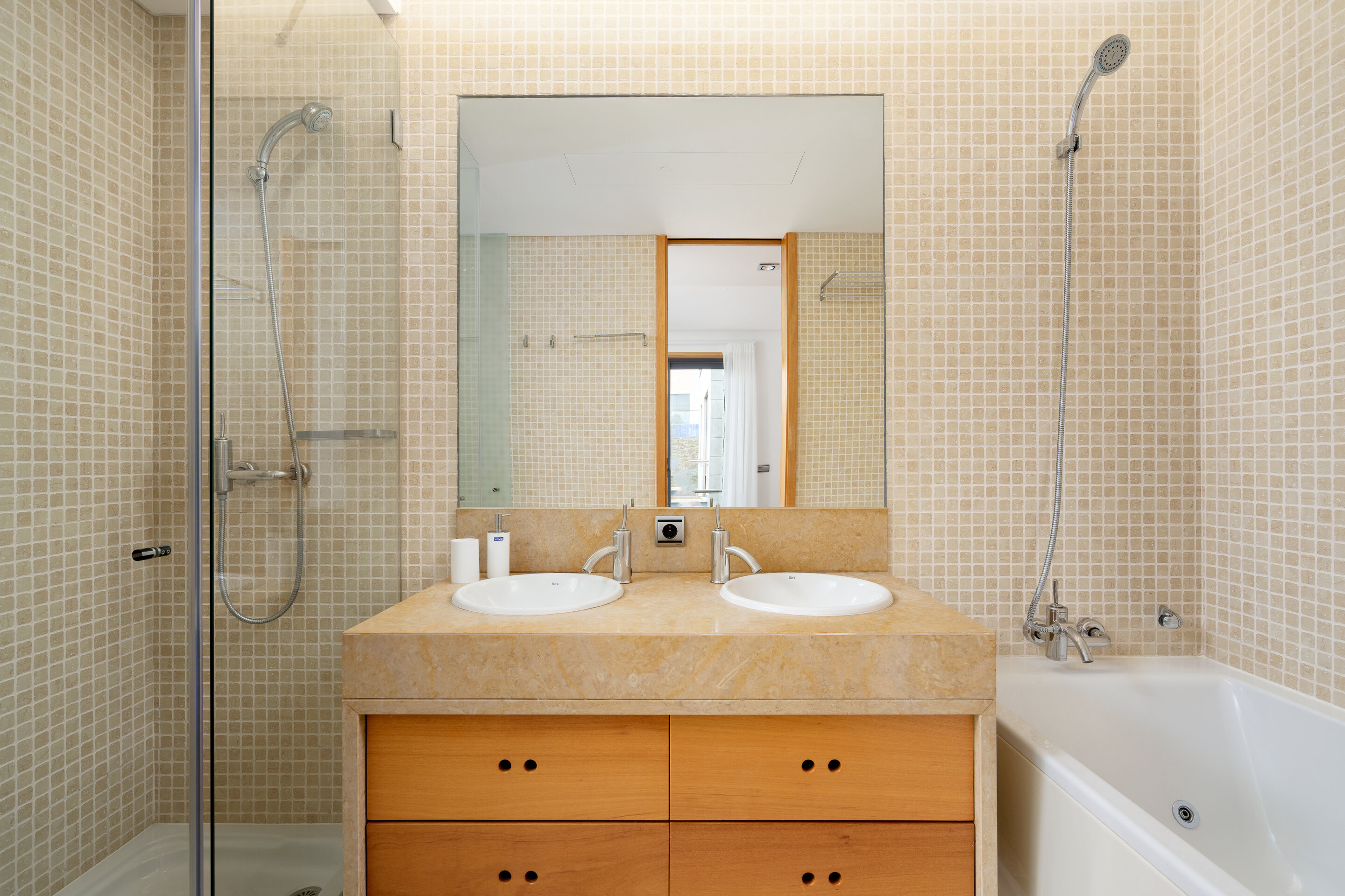 Apartment Deluxe Two Double Beds