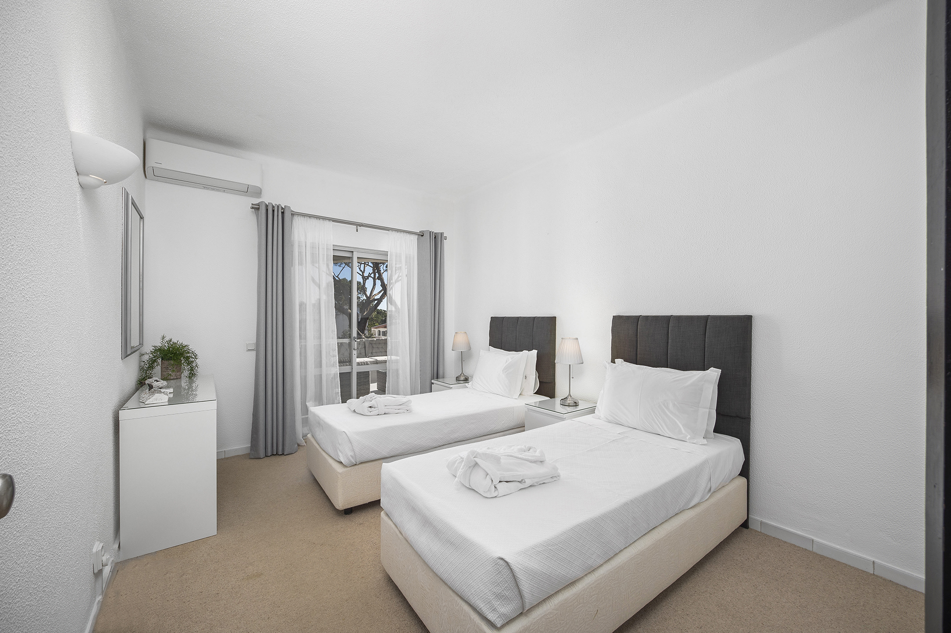 Apartment Three Bedrooms Two Bathrooms