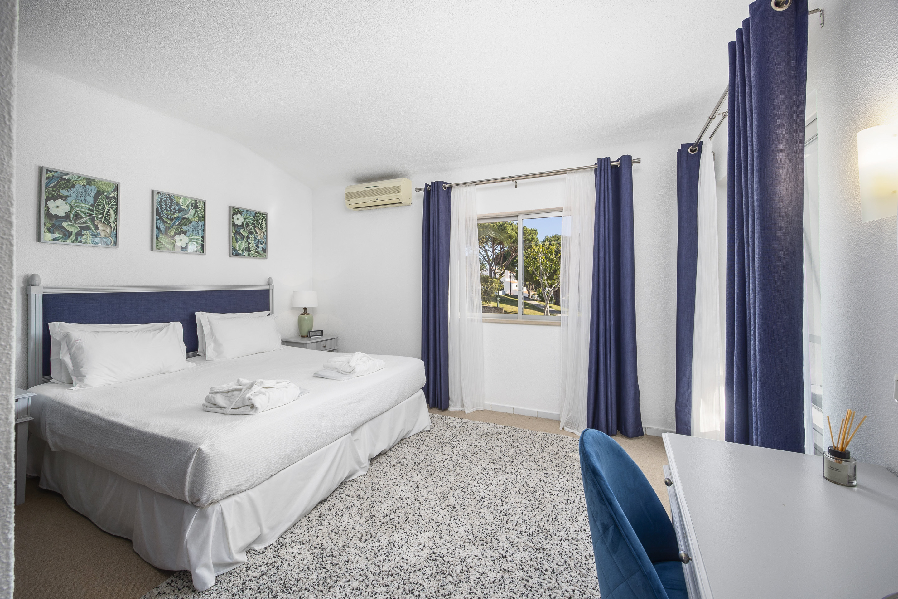 Apartment Three Bedrooms Two Bathrooms