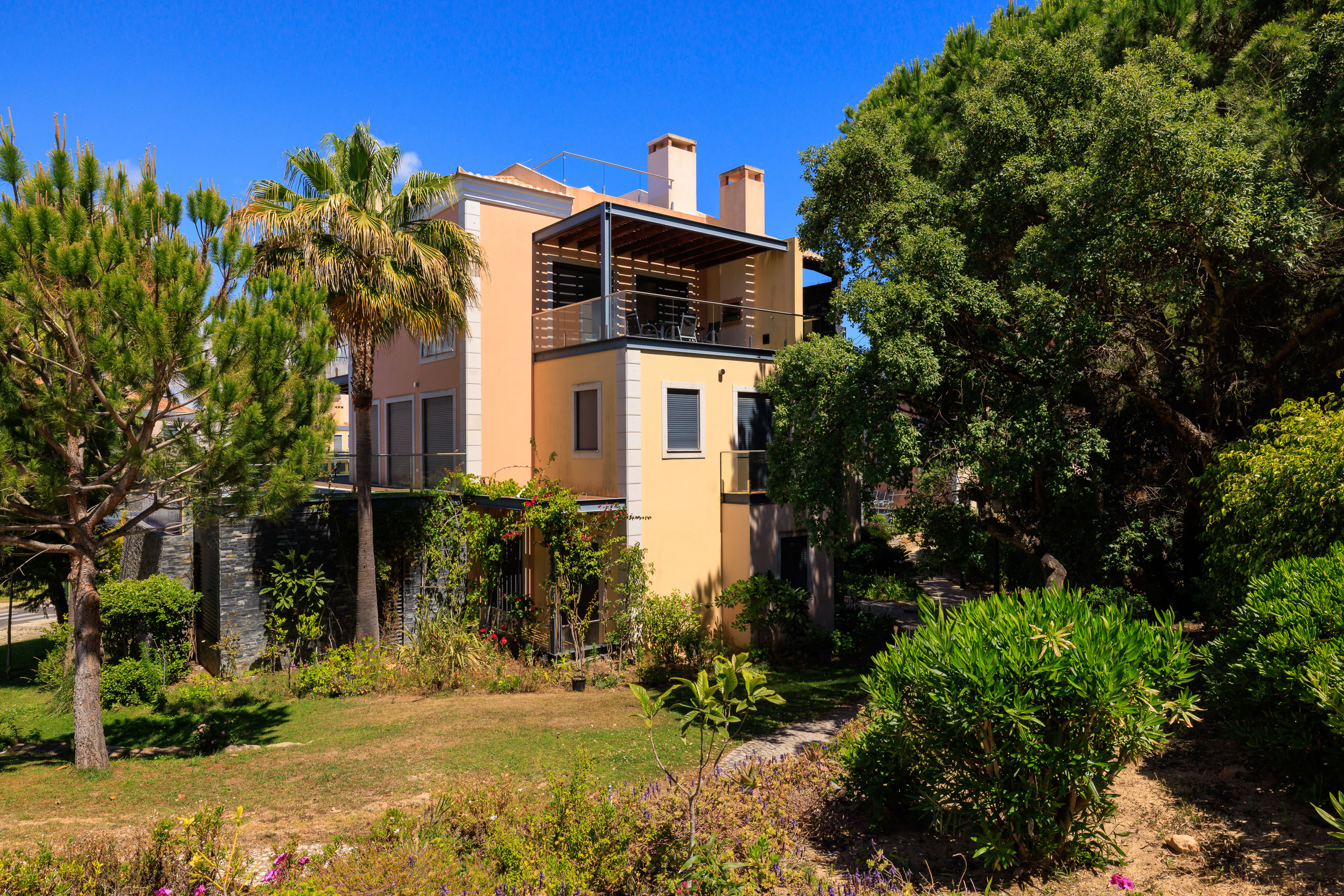 Apartment Capacity 4