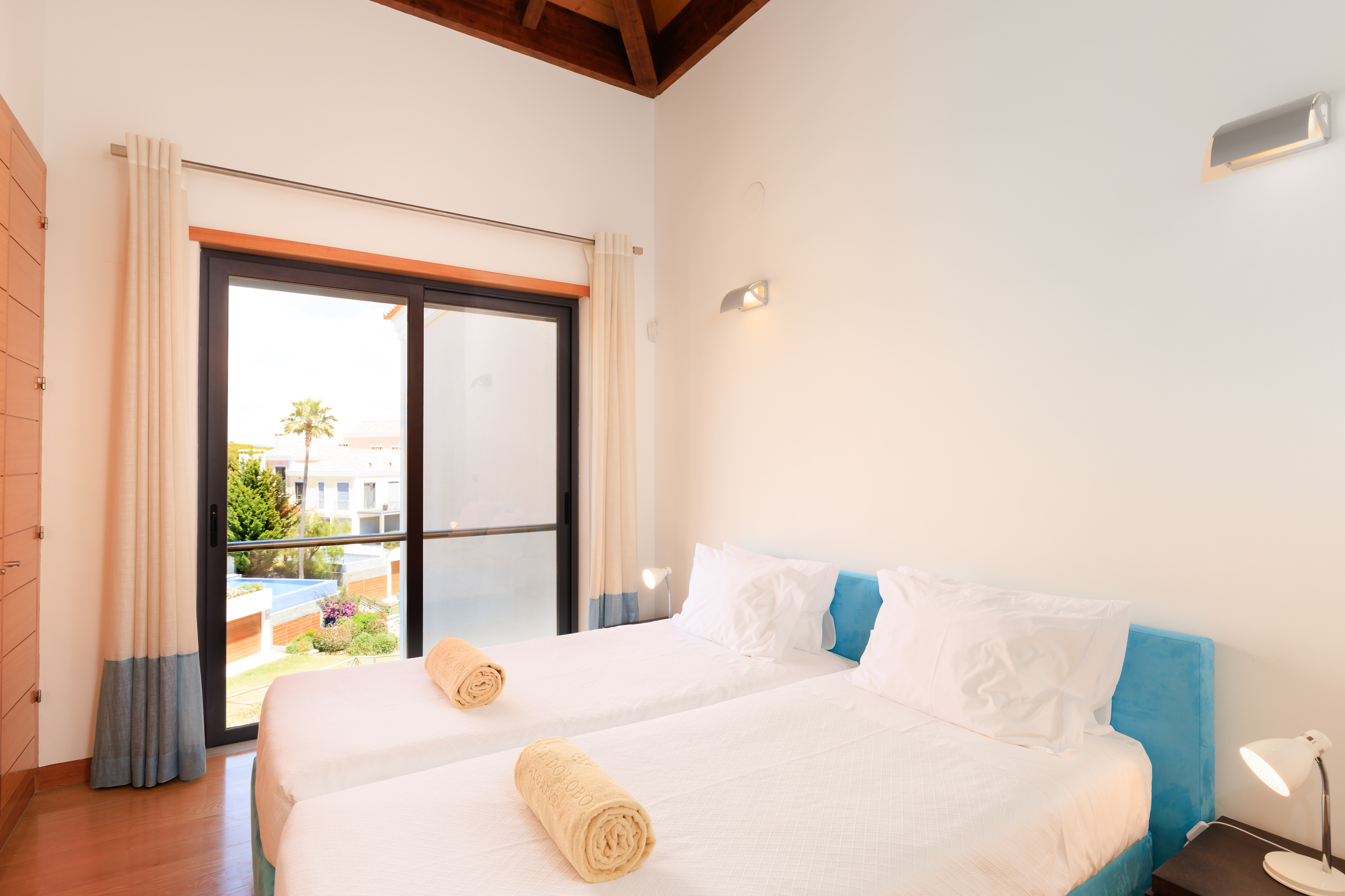 Apartment Capacity 4