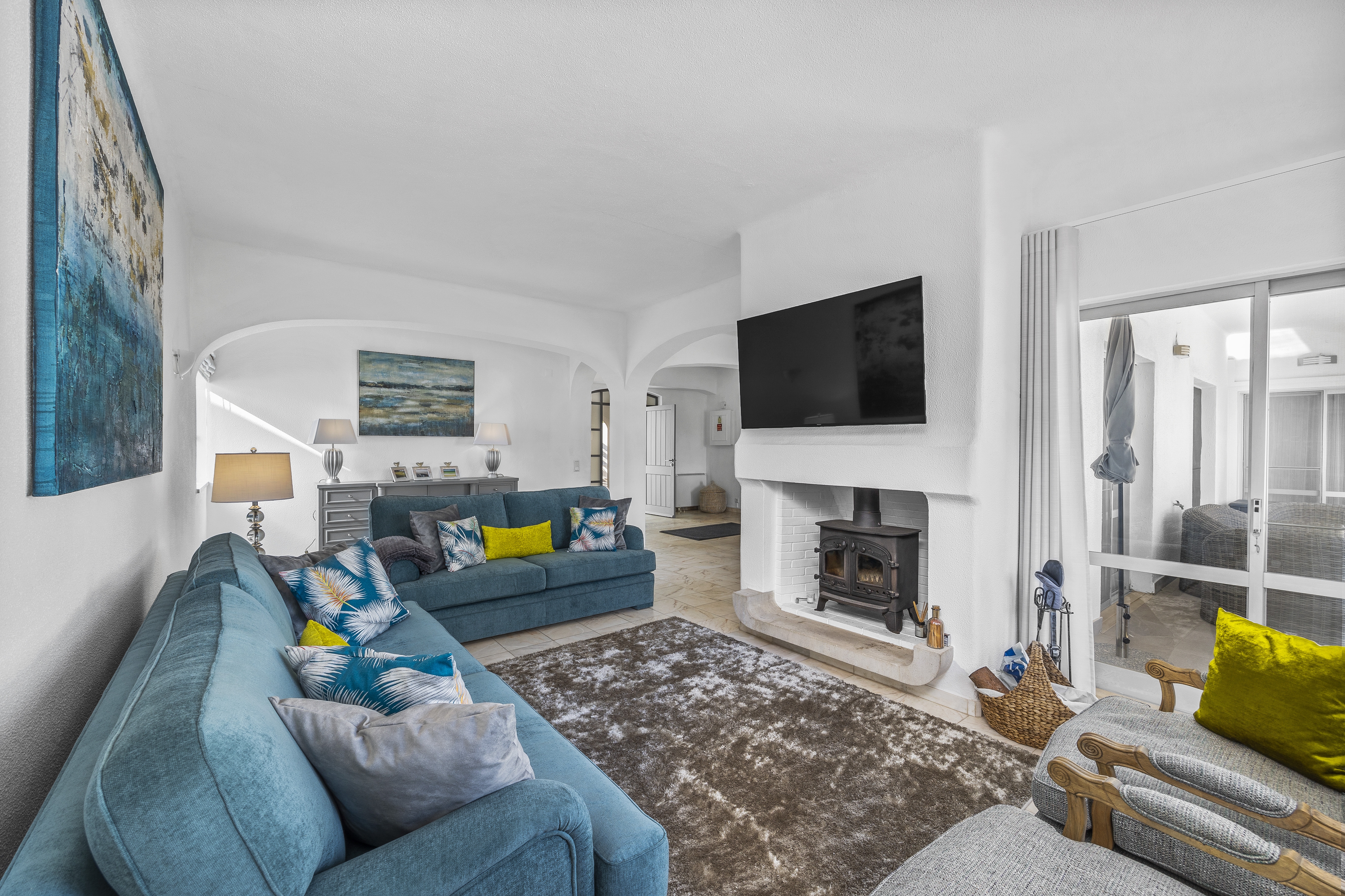 Apartment Three Bedrooms Two Bathrooms