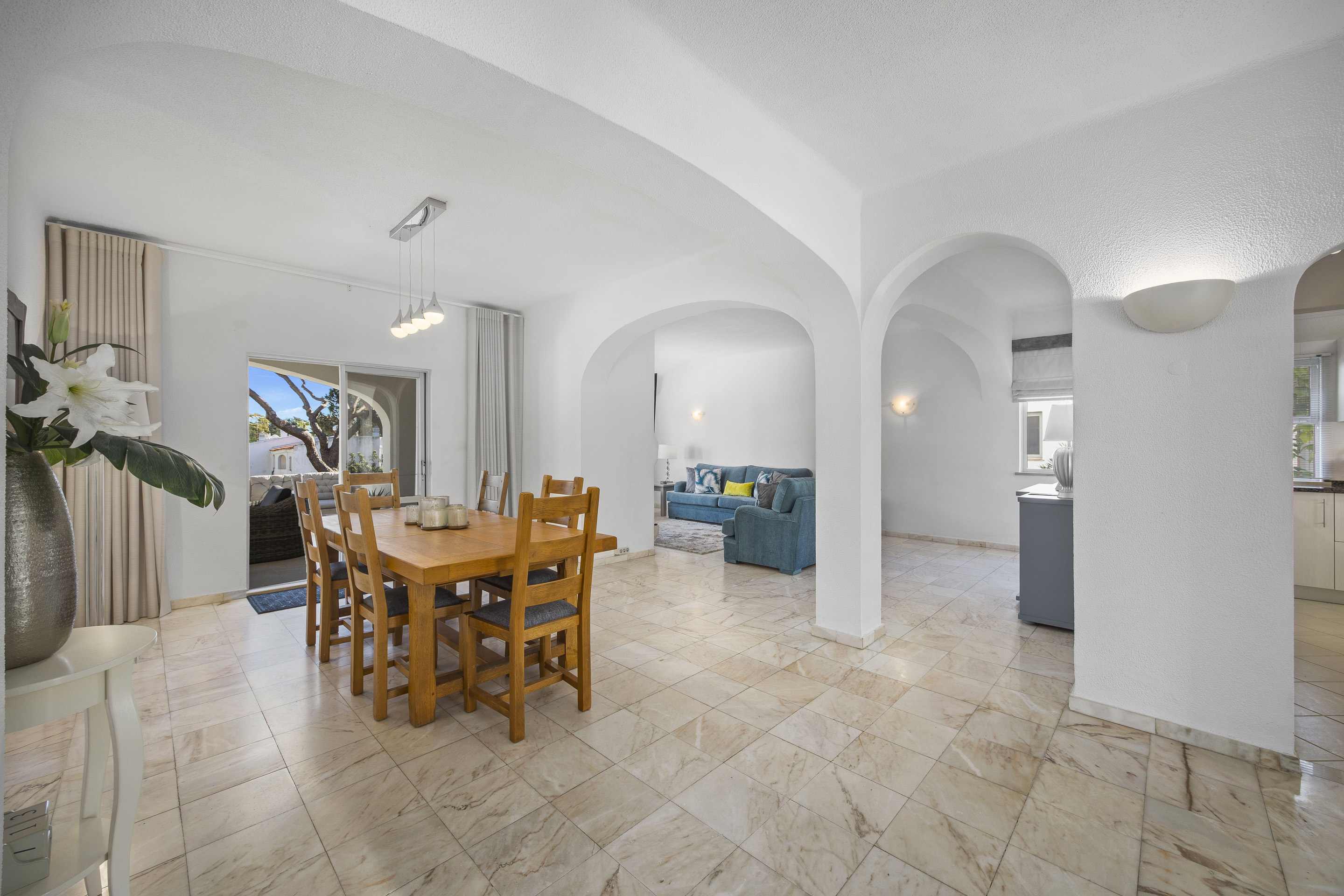 Apartment Three Bedrooms Two Bathrooms