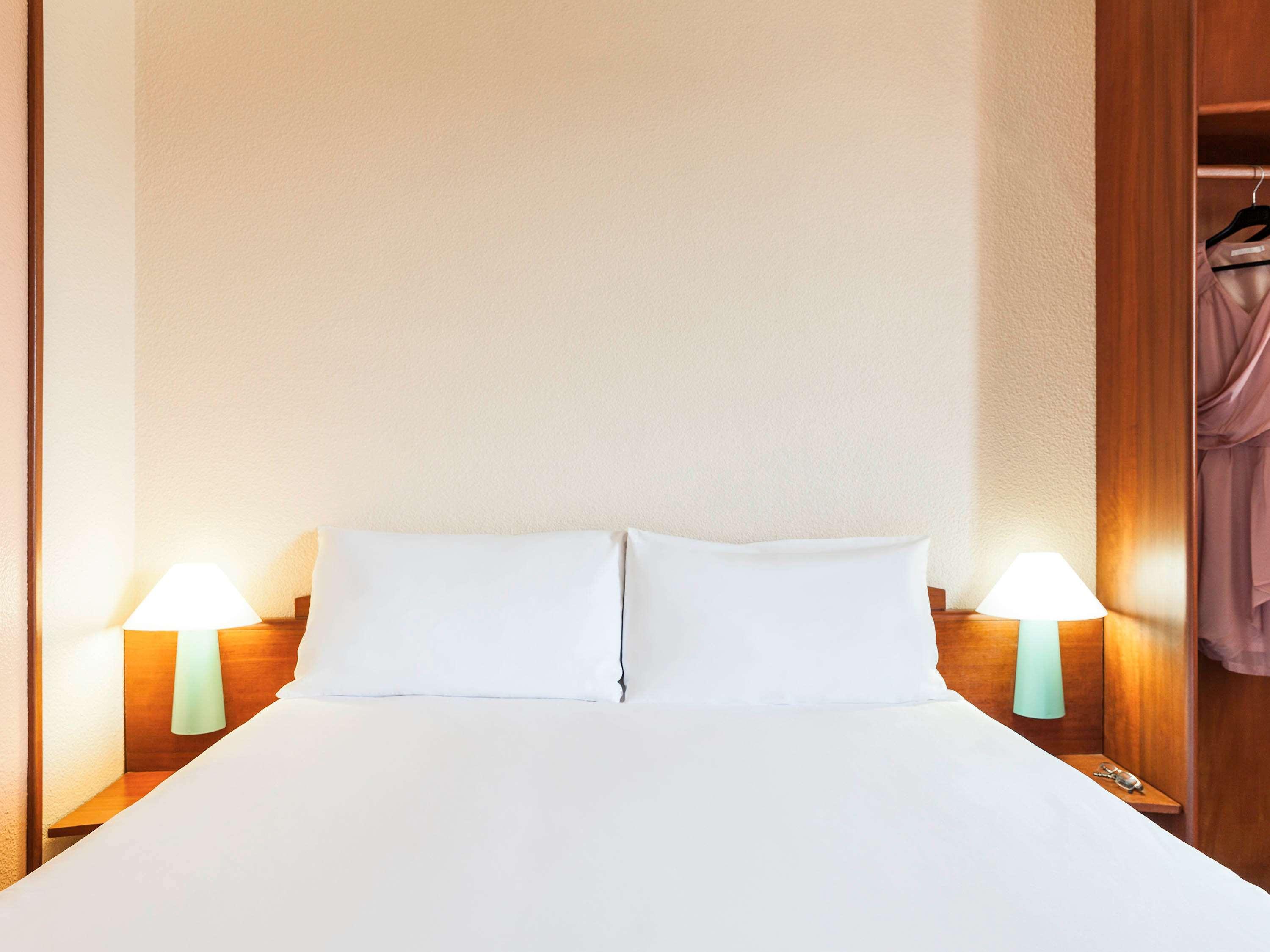 Double Deluxe King Bed