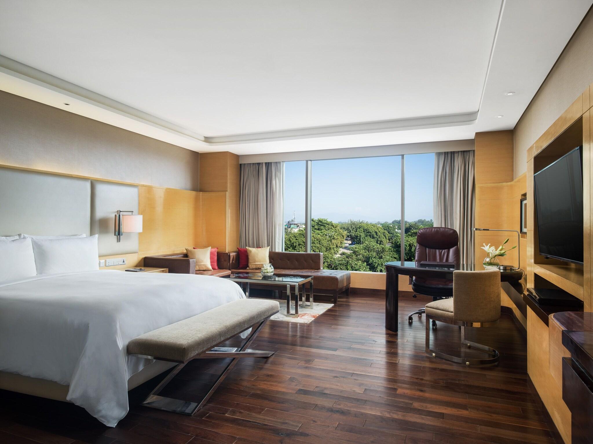 Double Executive King Bed