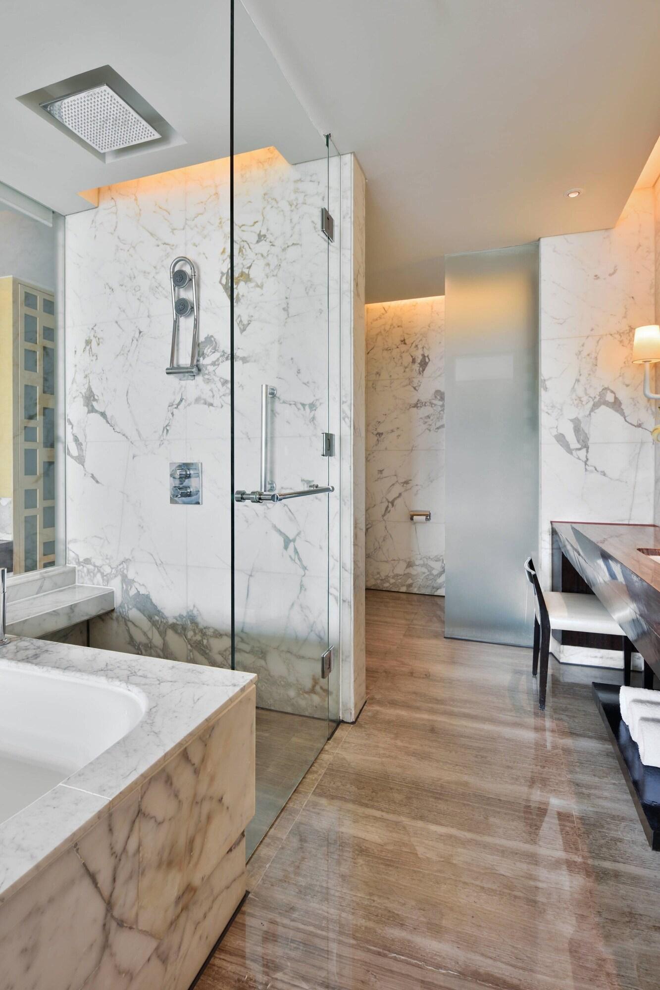 Double Executive King Bed