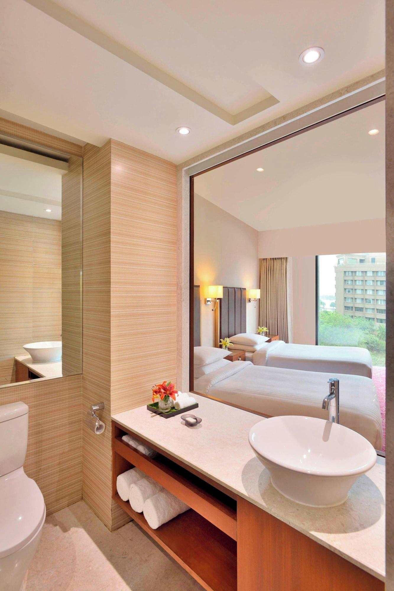 Double Deluxe King Bed