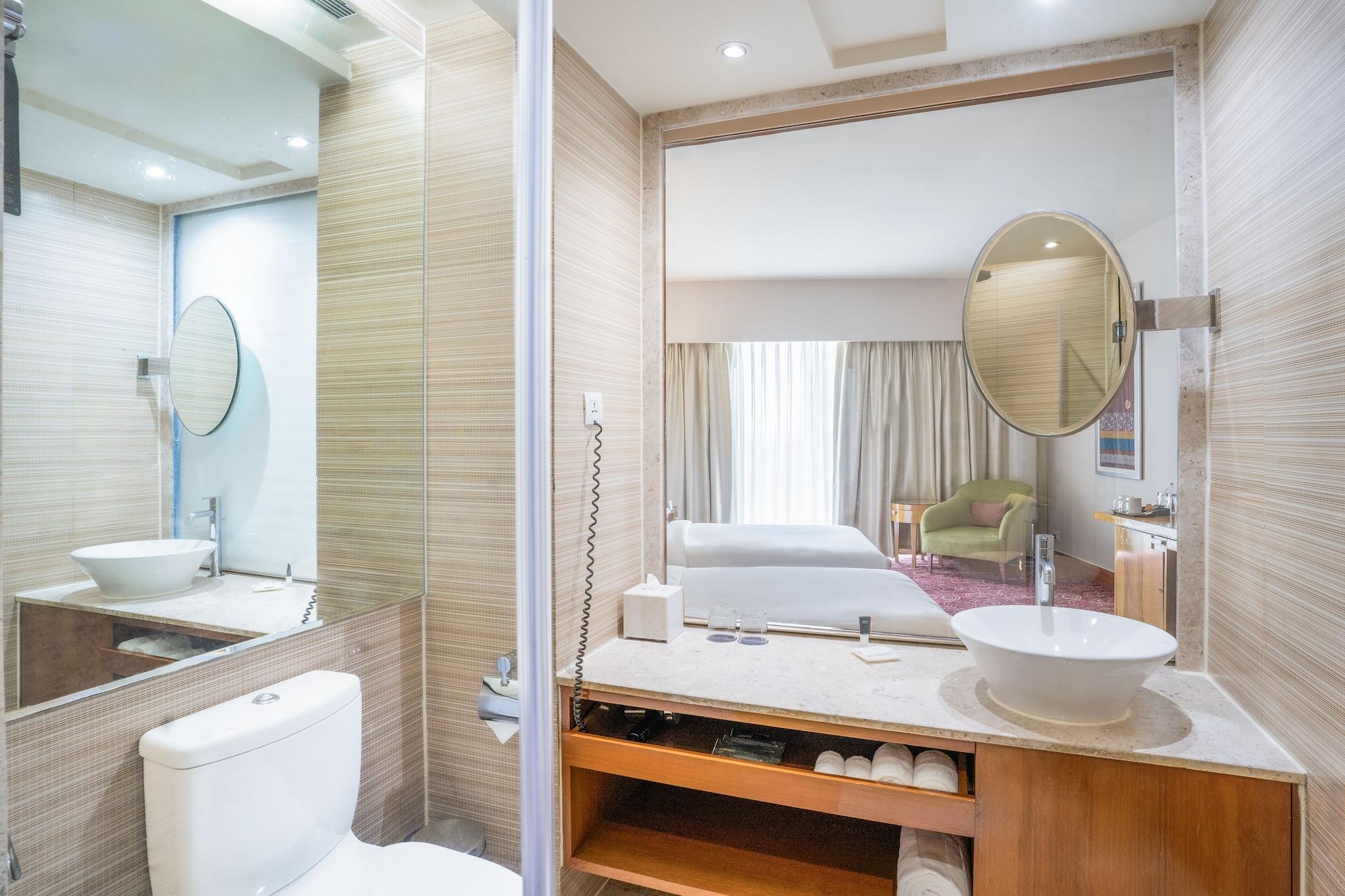 Double Deluxe King Bed