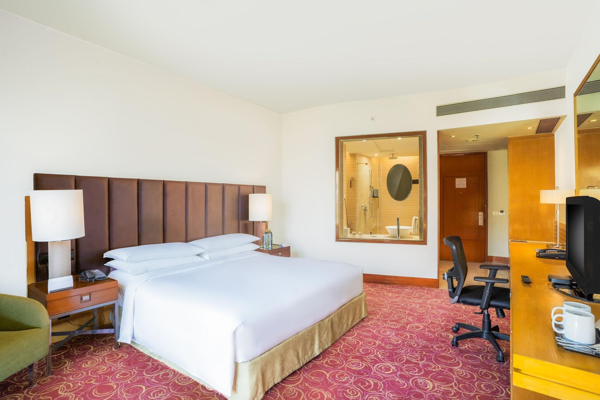 Double Deluxe King Bed