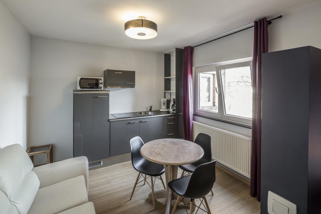 Twin with Kitchenette