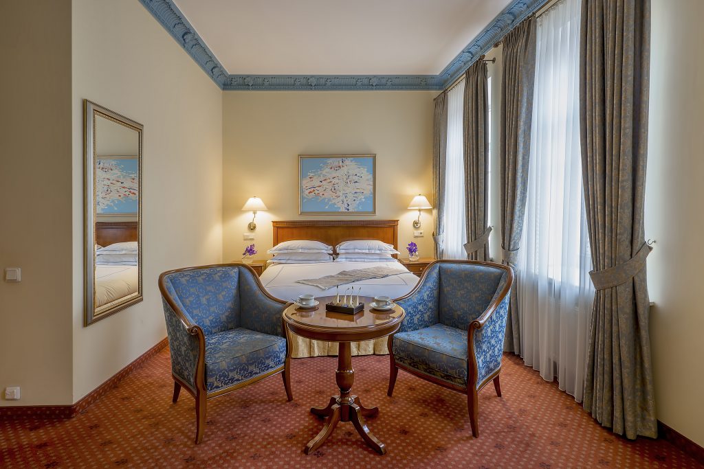 Double Single Business