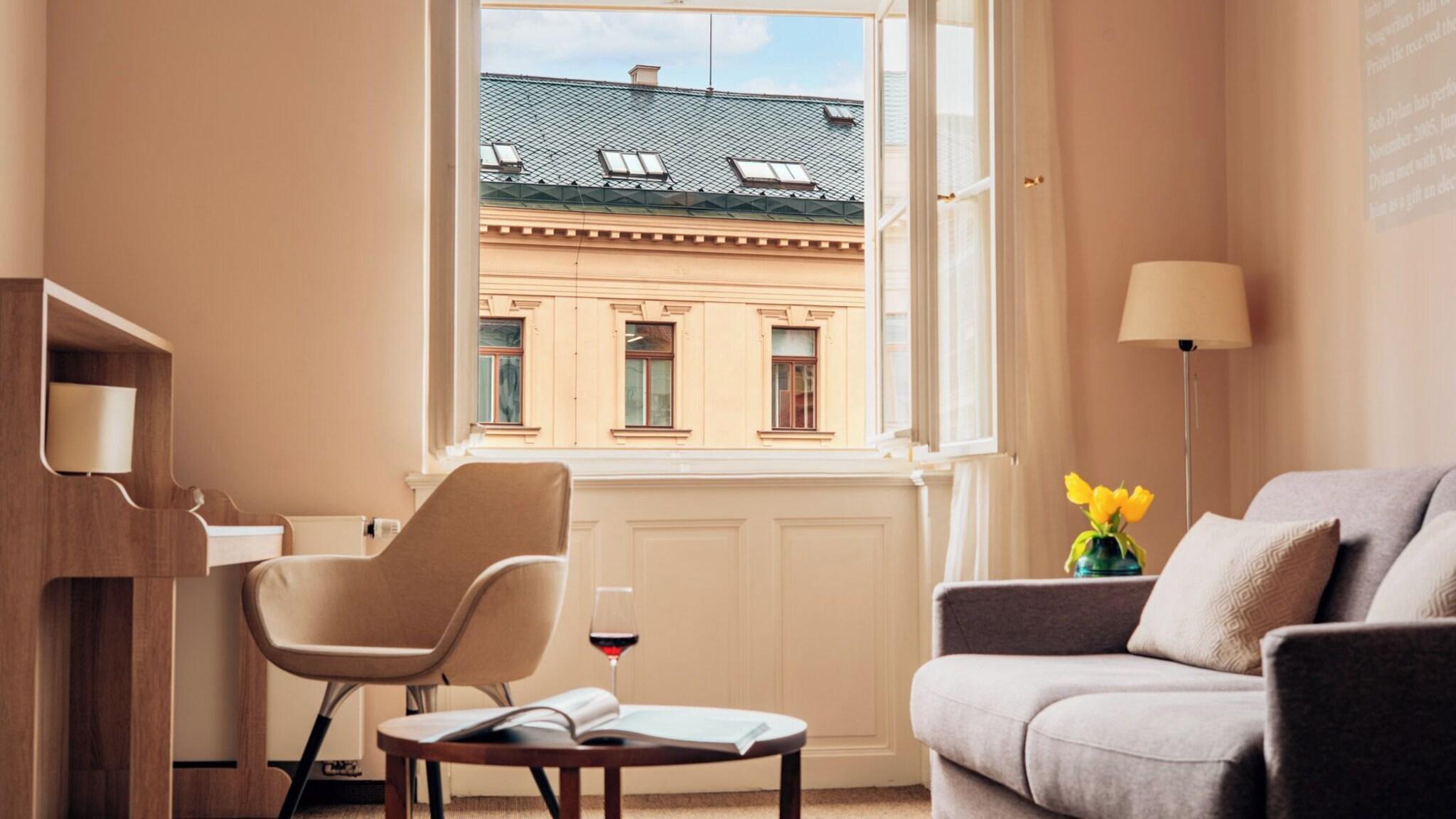 Junior Suite King Size Bed