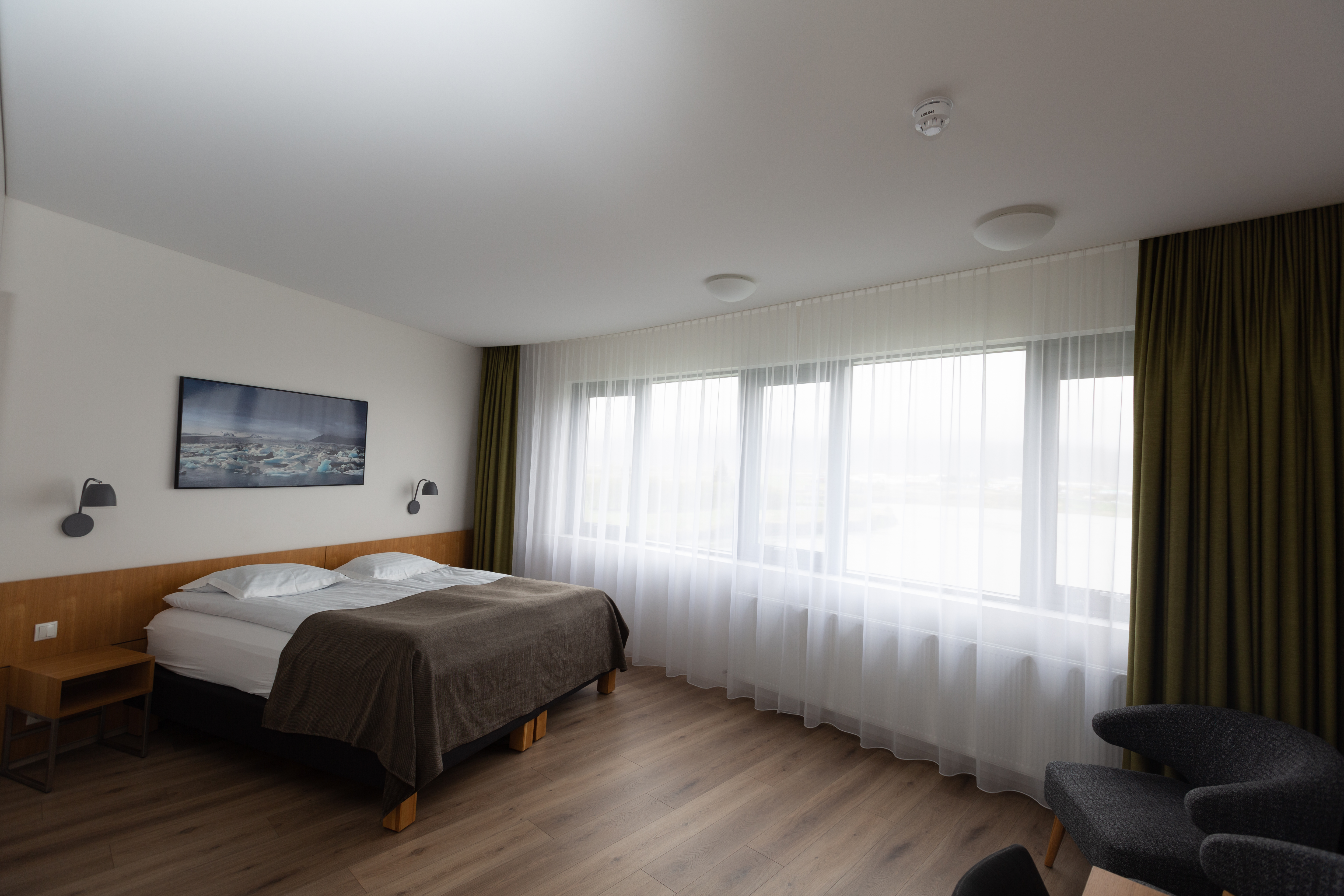 Double King Bed One Bedroom 