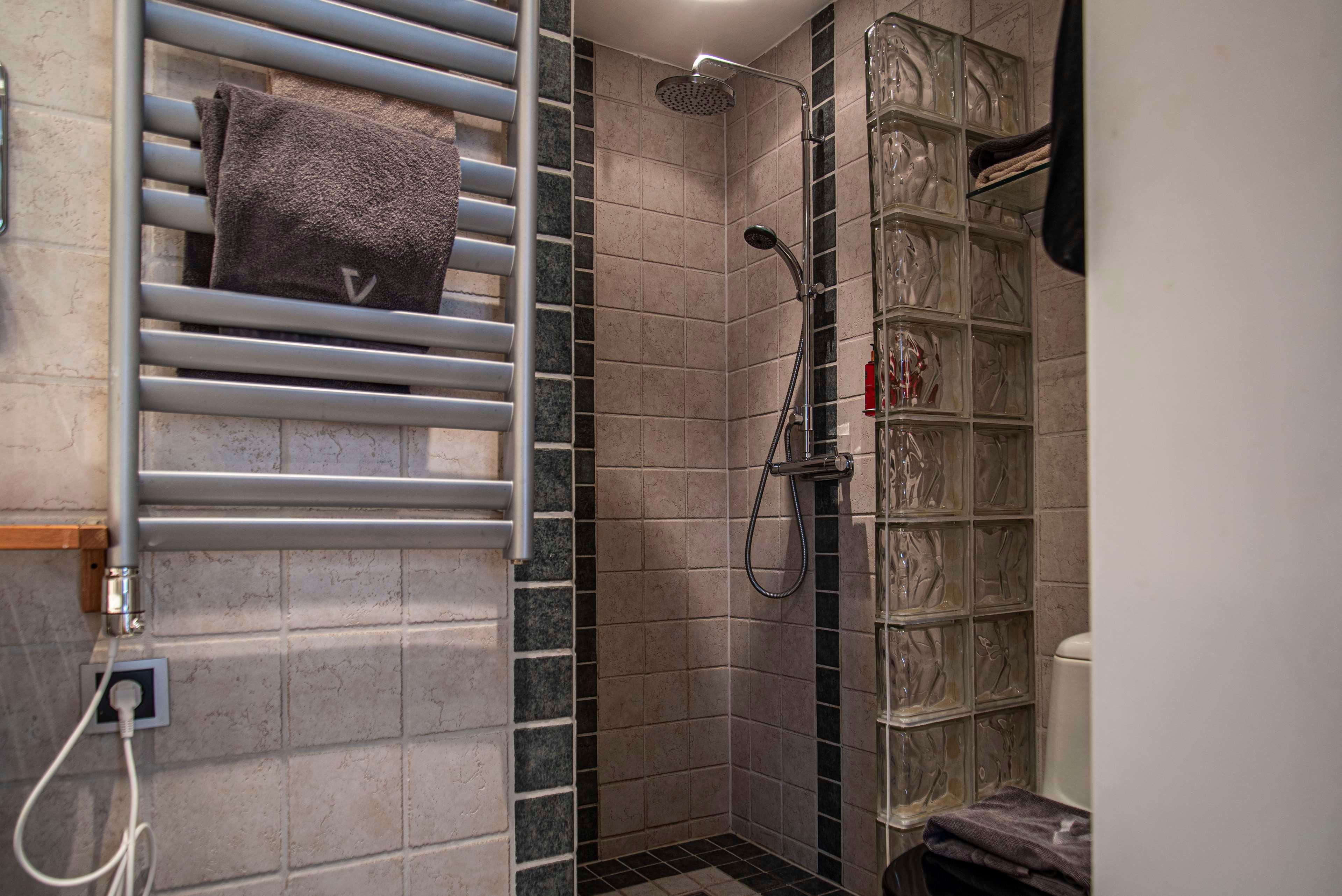 Double Queen Bed Non Smoking