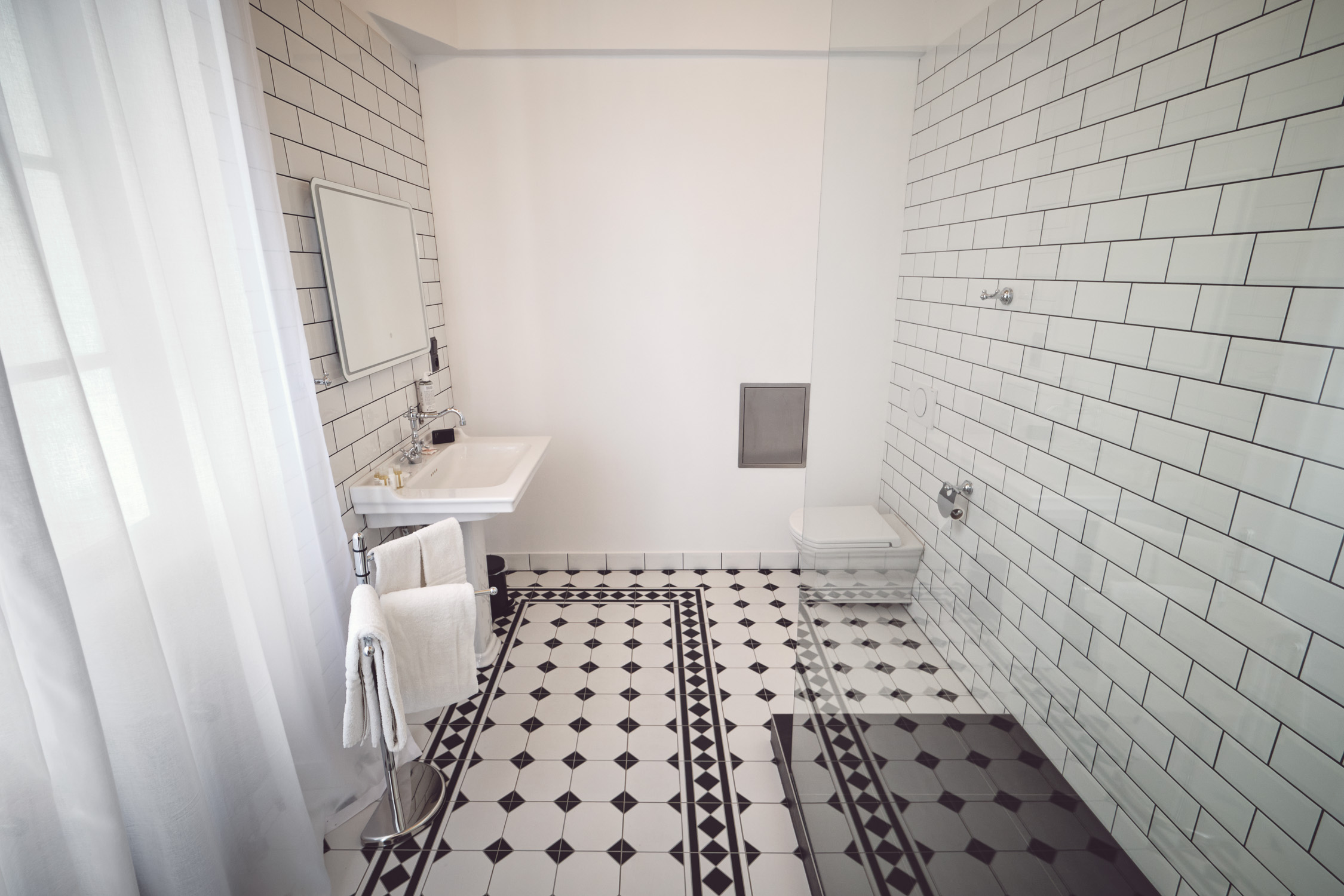 Double Deluxe King Bed