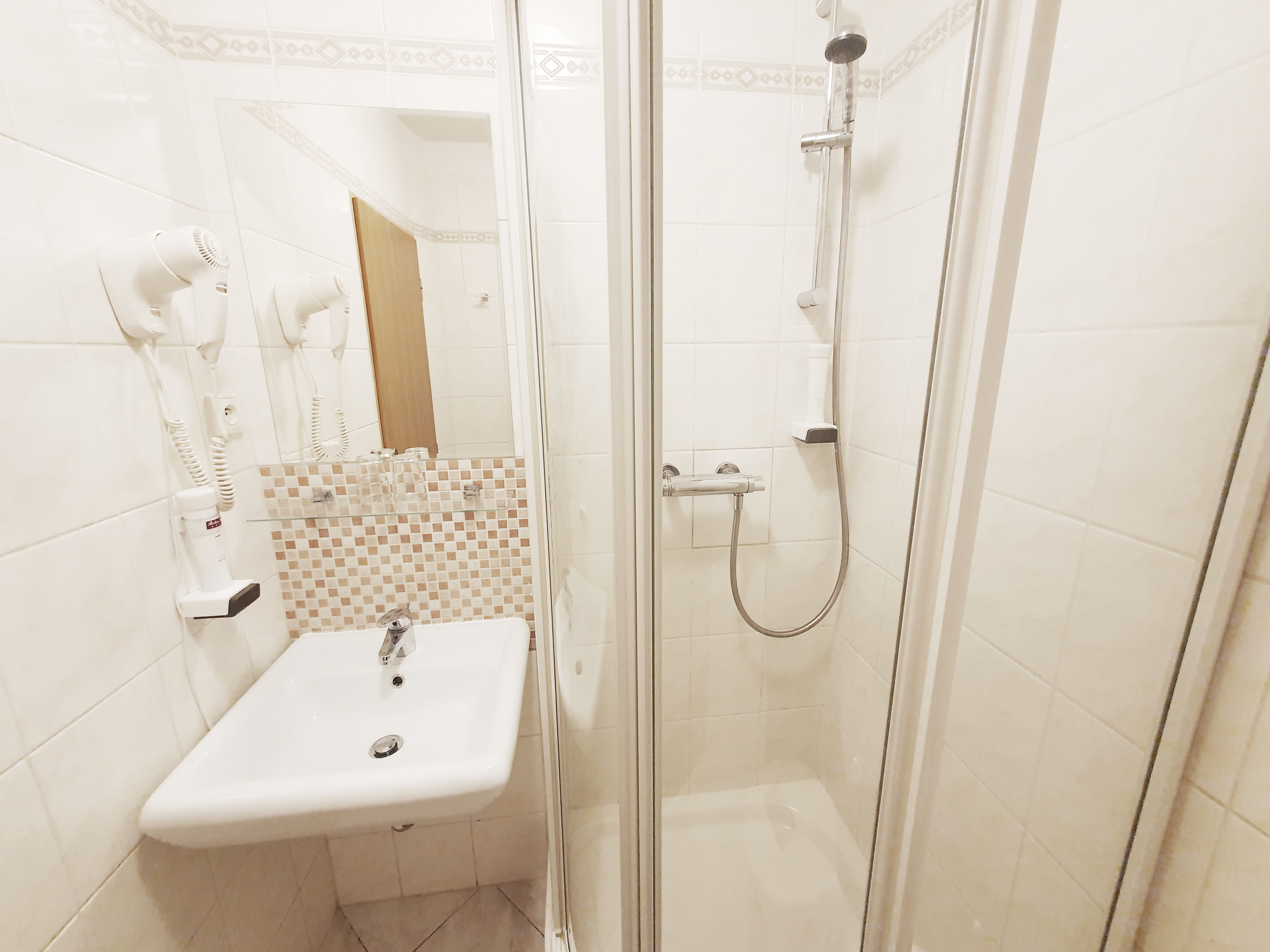 Double or Twin Standard