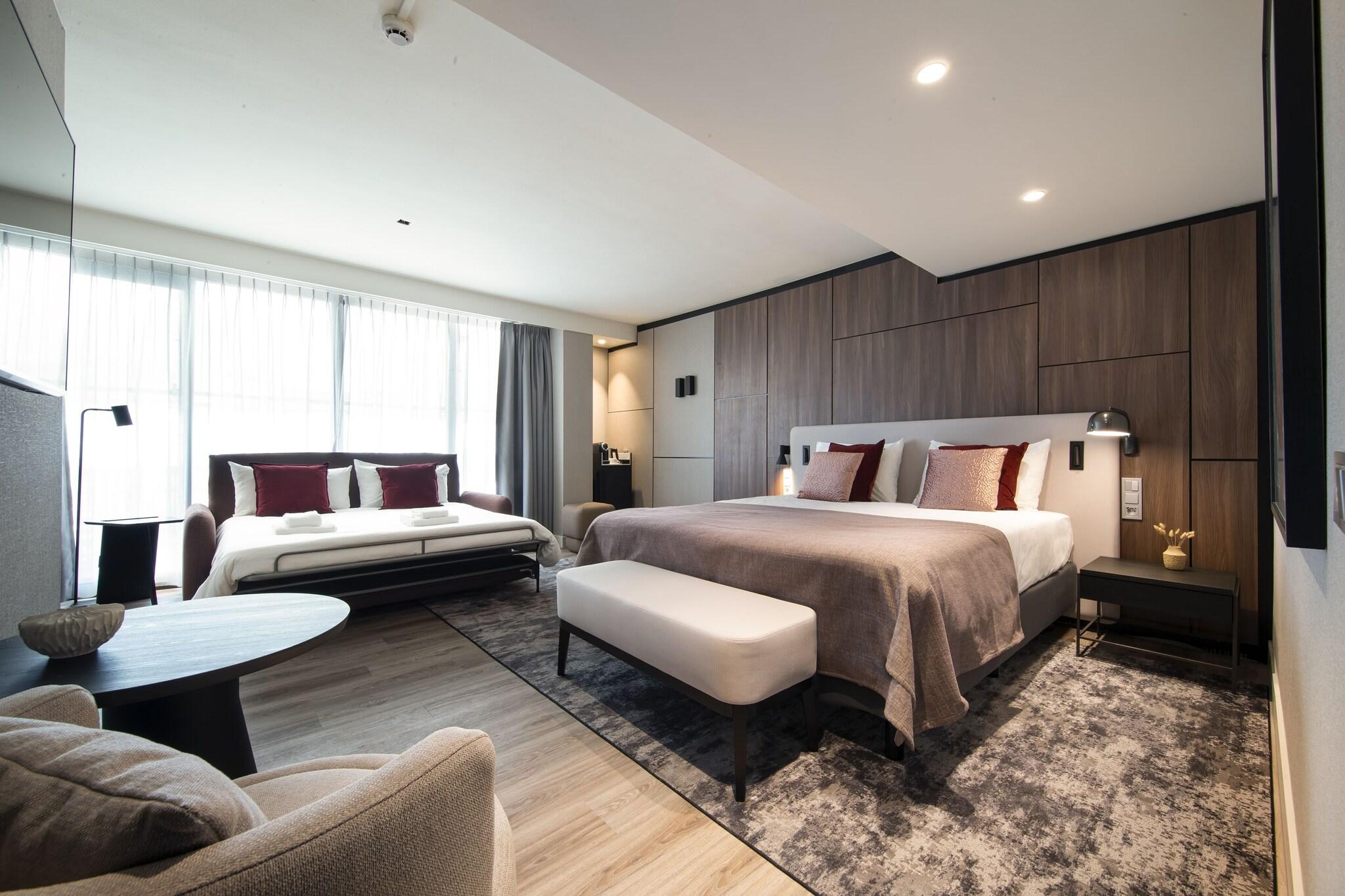 Family Room King Size Bed