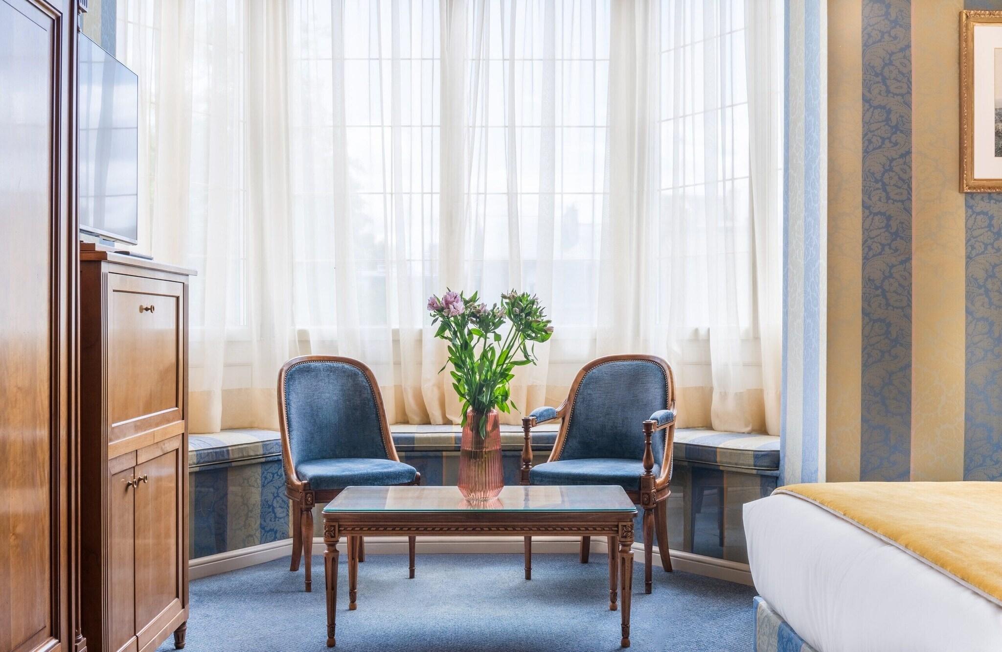 Double or Twin Deluxe Two Beds