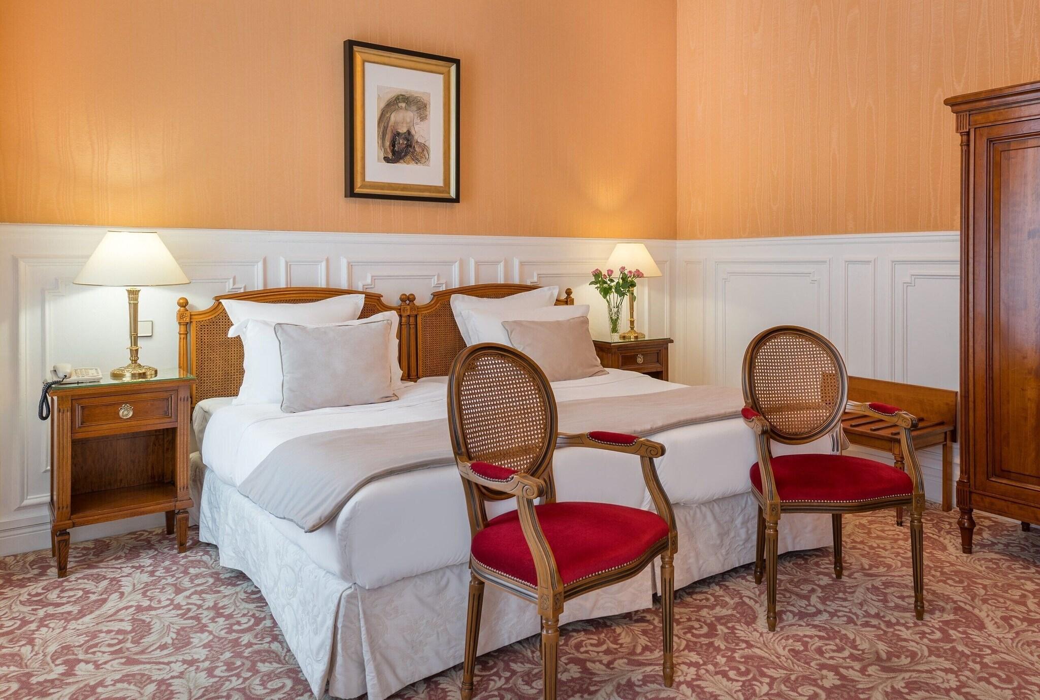 Double or Twin Deluxe Two Beds