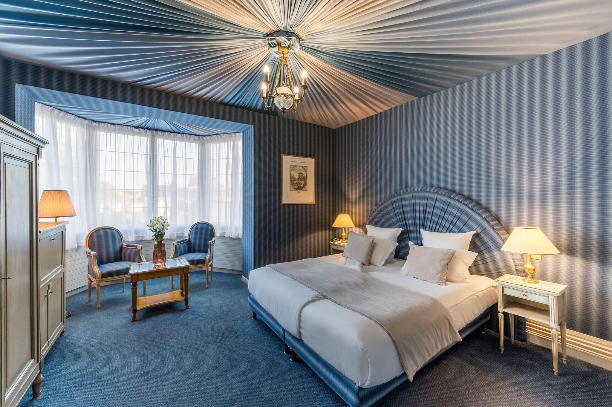 Double Deluxe Queen Bed