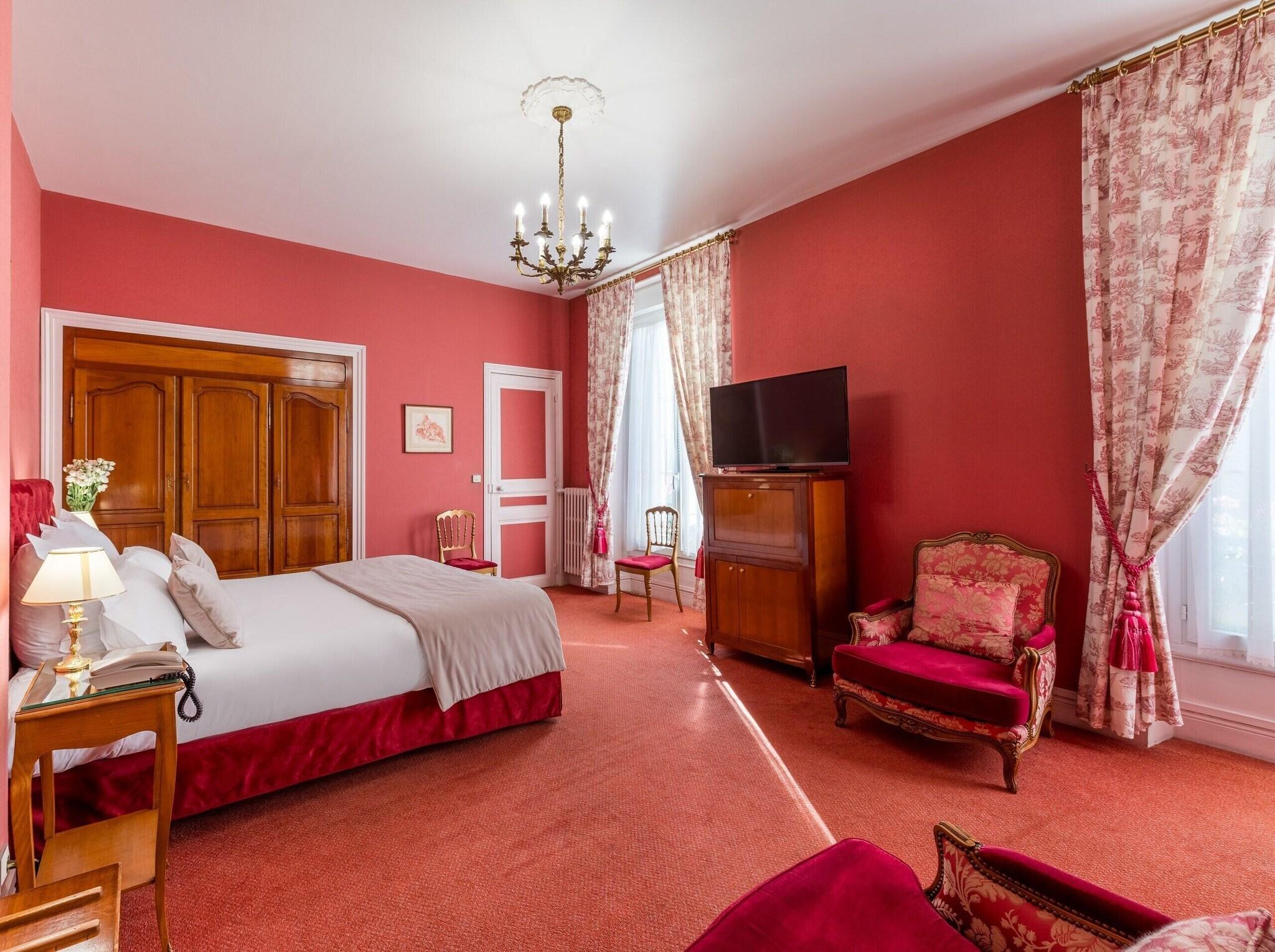 Double Deluxe Queen Bed