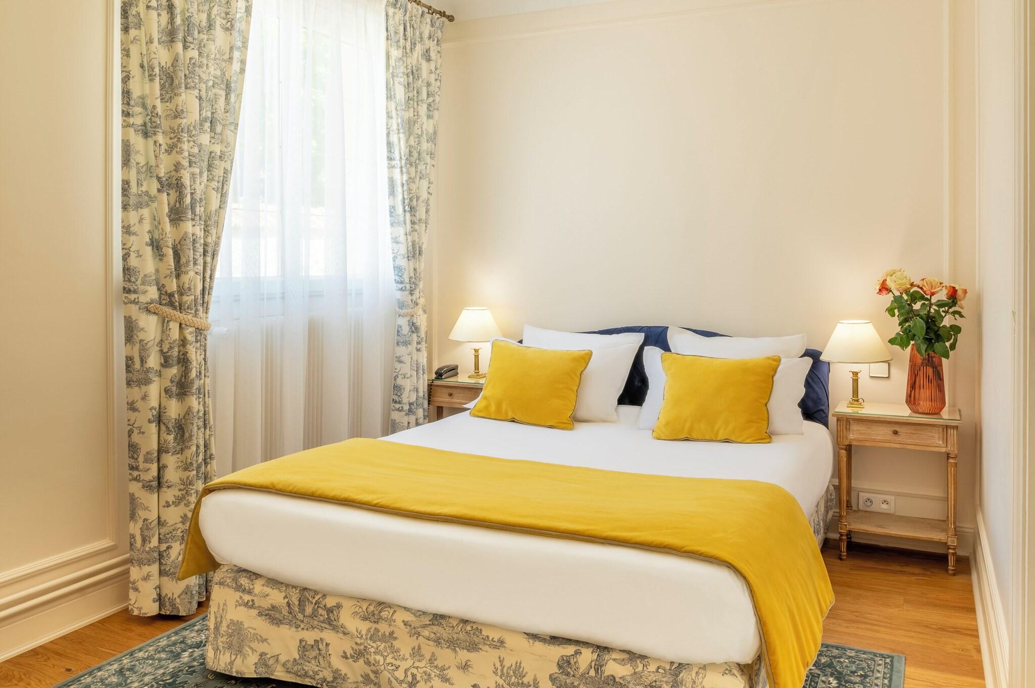 Double Queen Size Bed