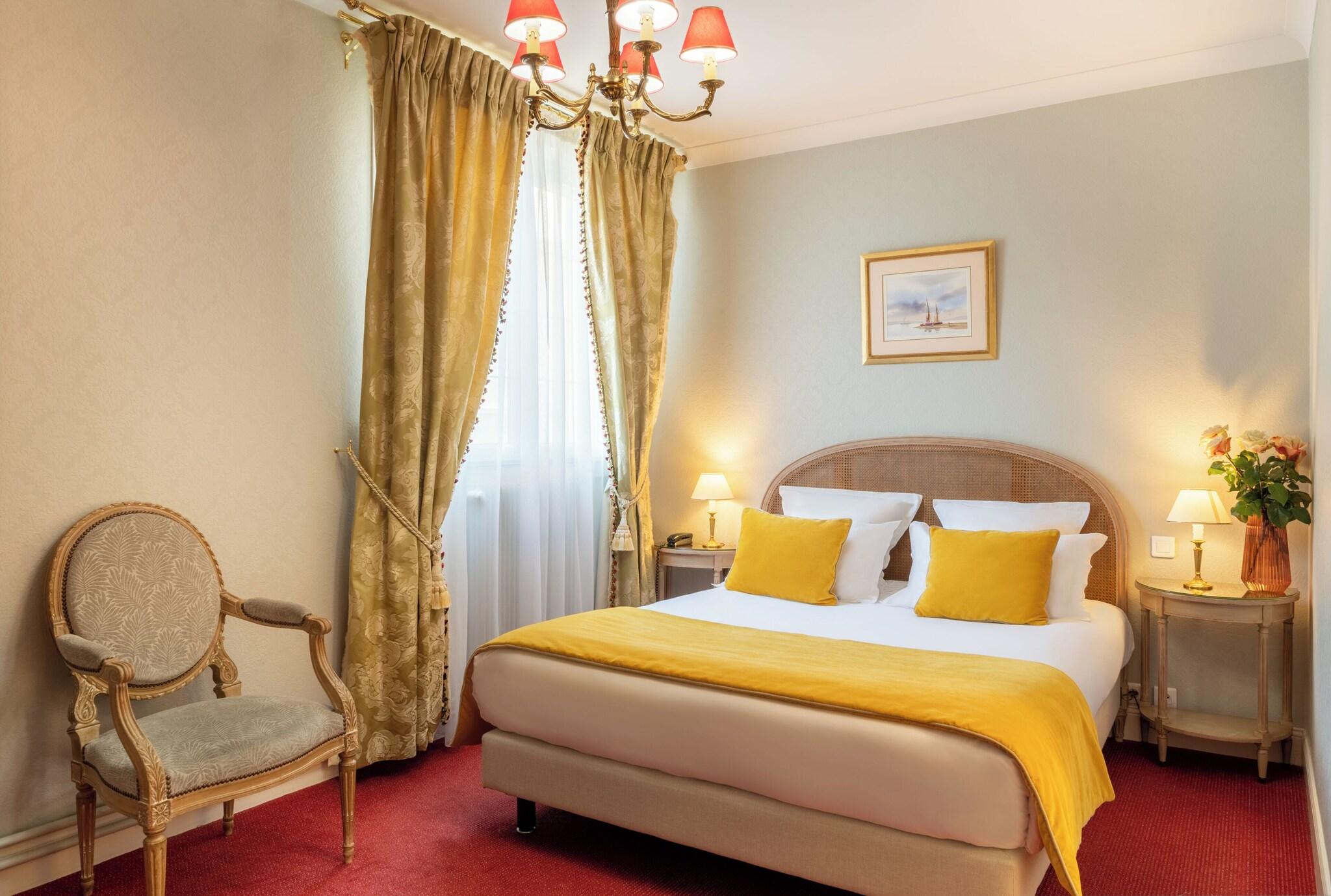 Double Queen Size Bed