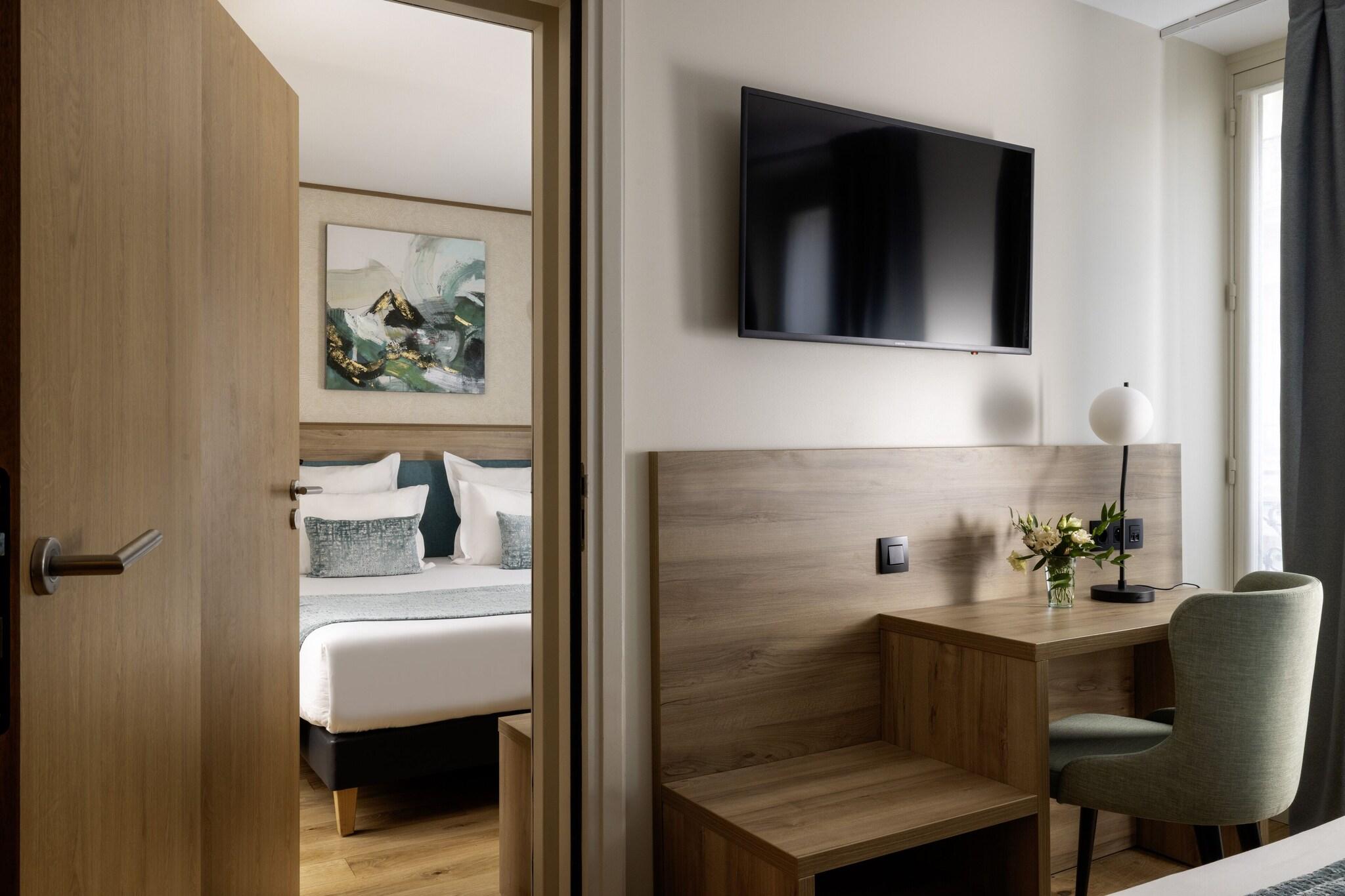 Family Room Connecting Room