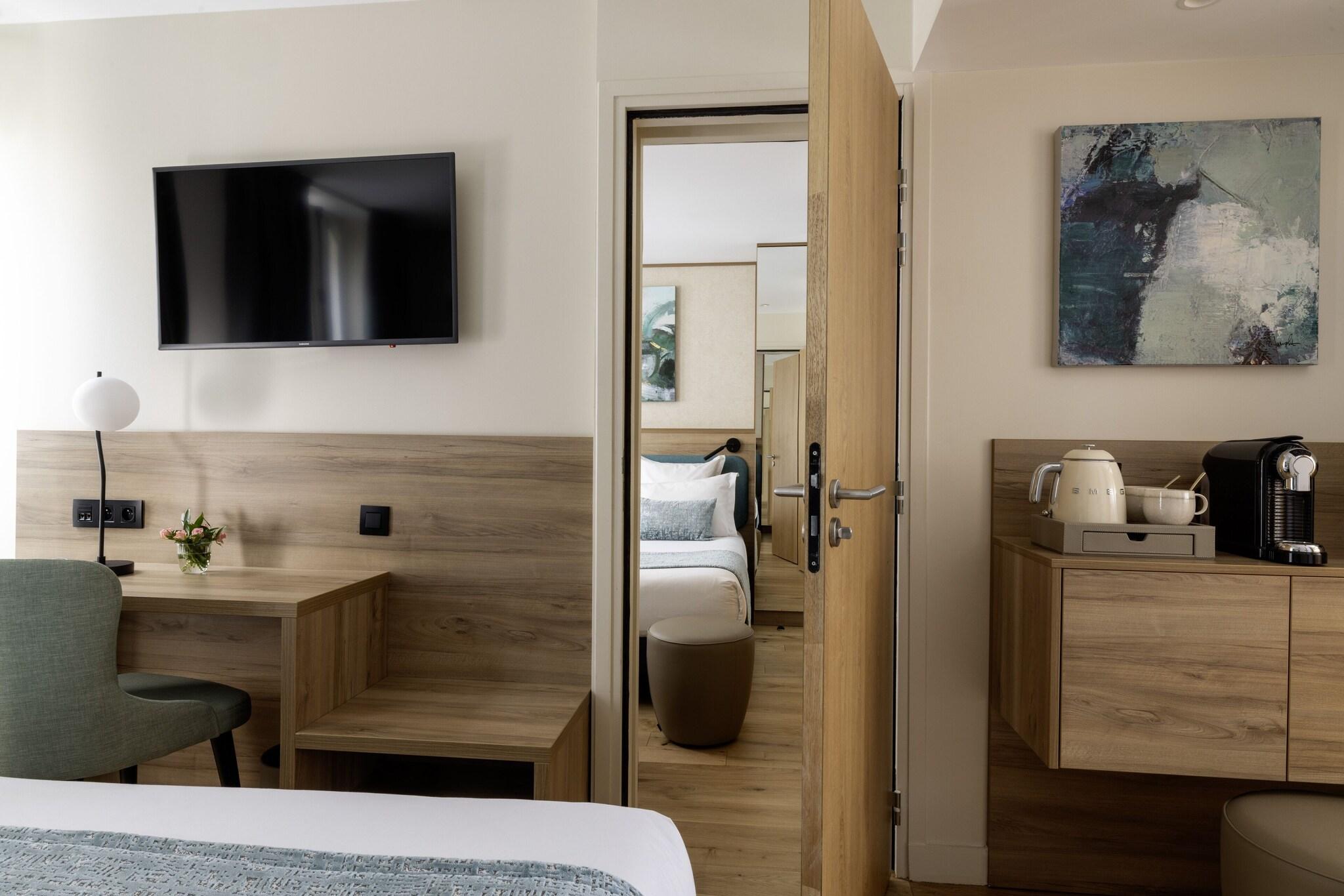 Family Room Connecting Room