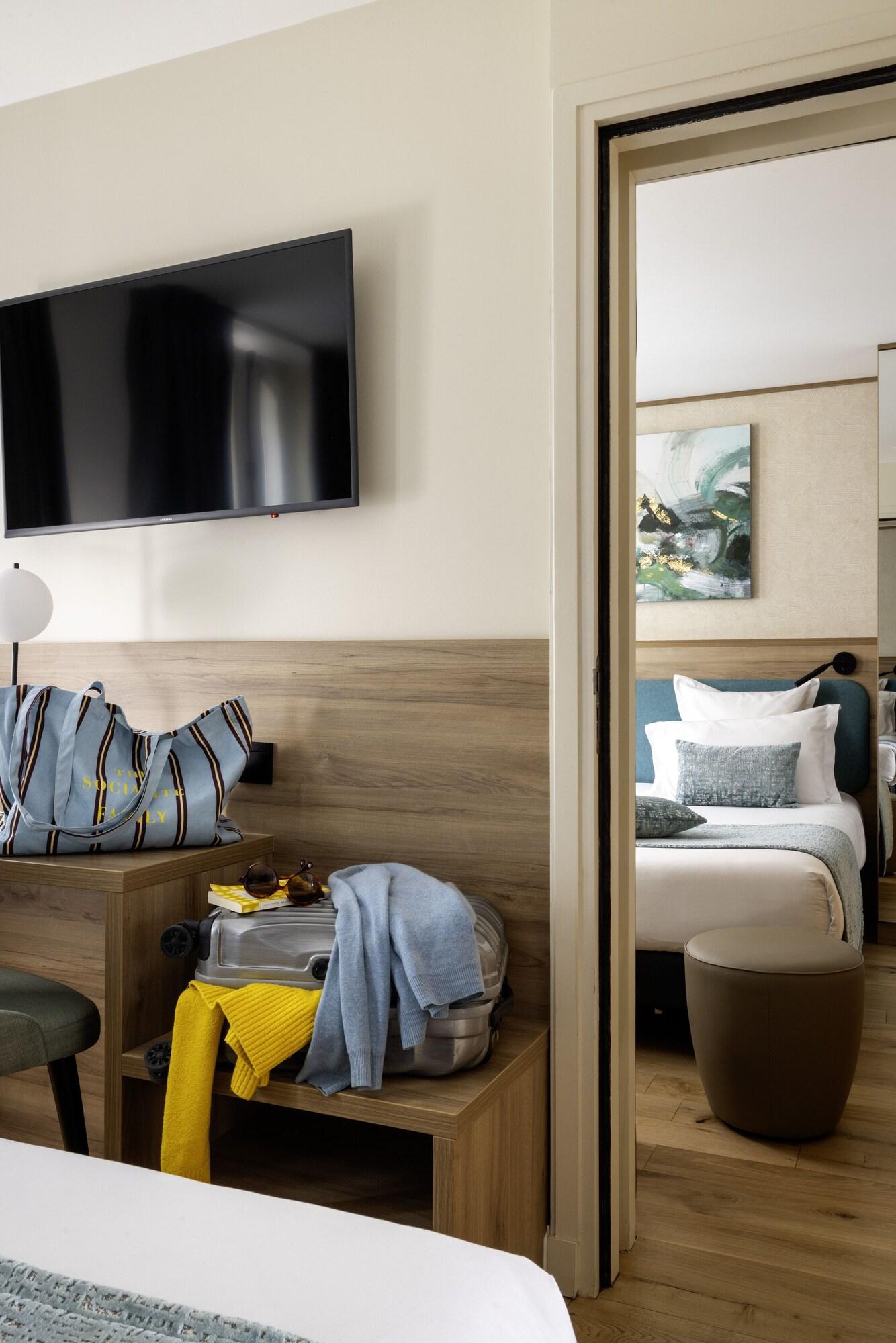 Family Room Connecting Room