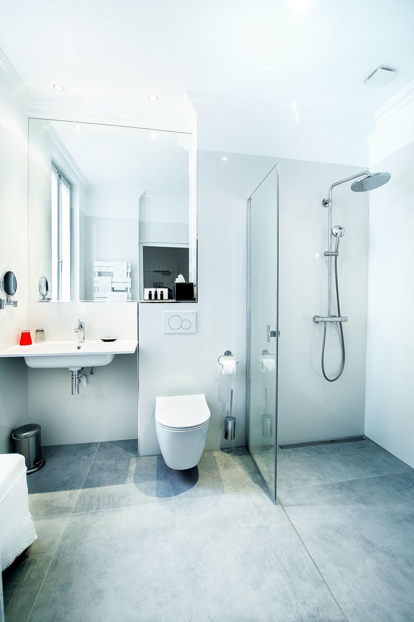 Double Classic Queen Bed