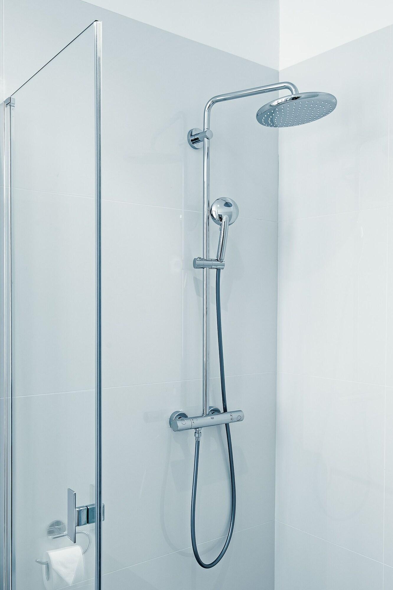 Double Classic Queen Bed