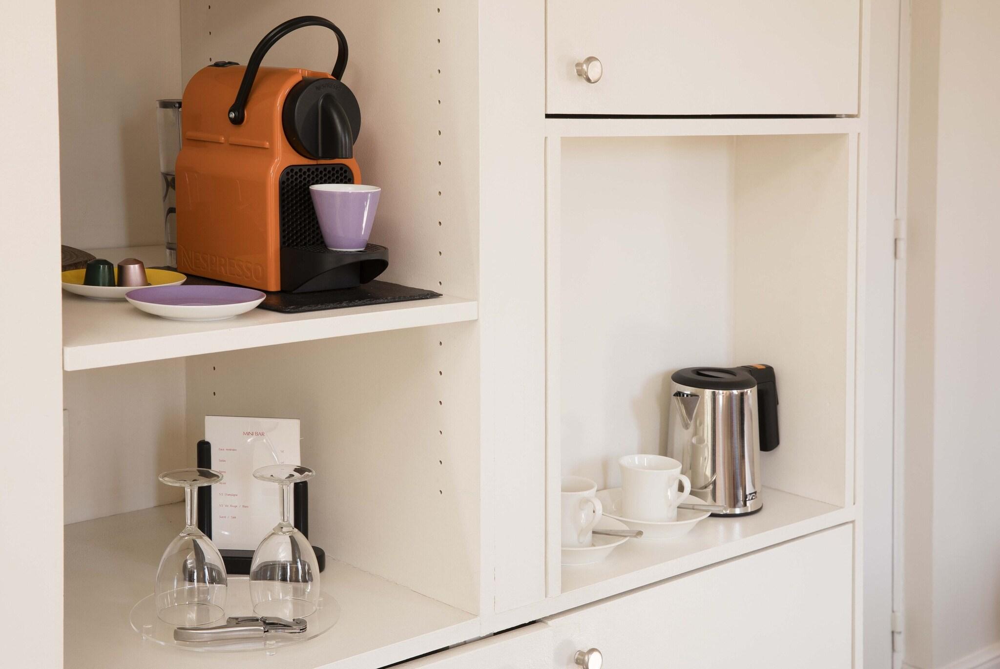 Junior Suite Queen Size Bed