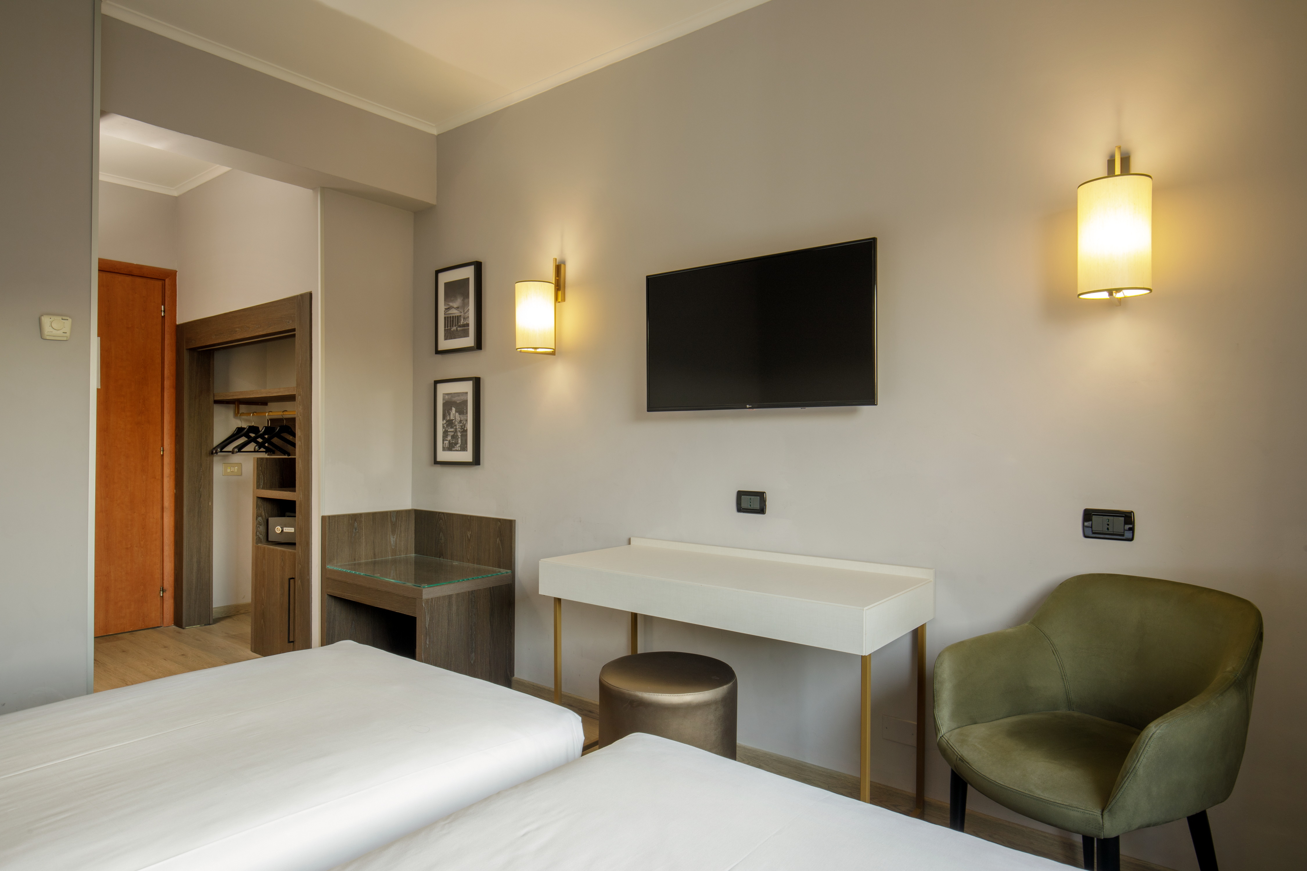 Double or Twin Standard