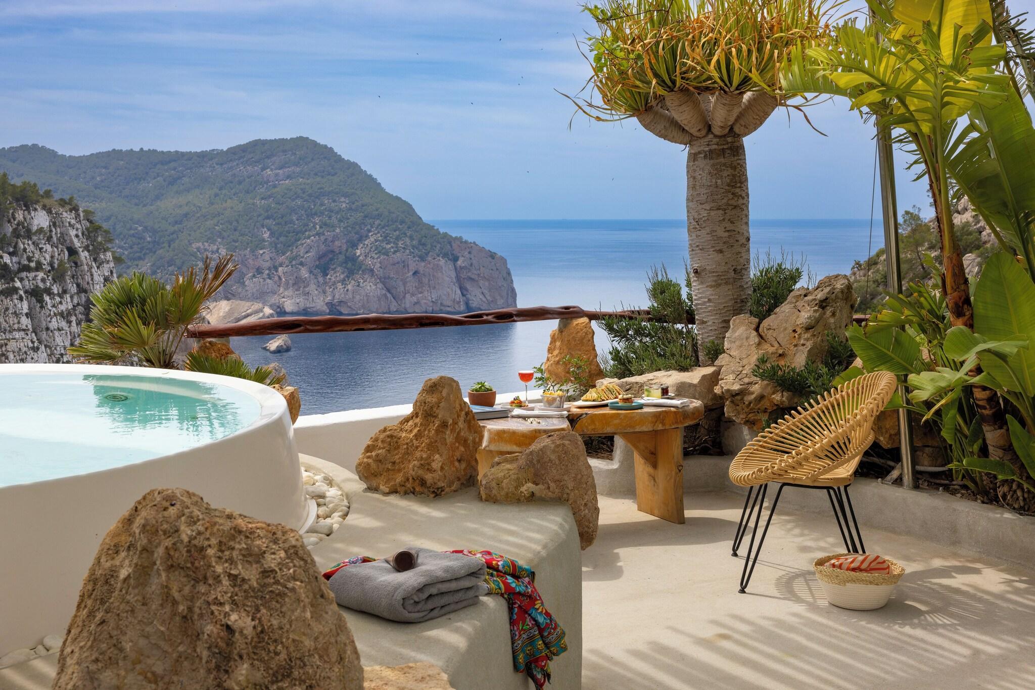 Junior Suite Sea View King Bed