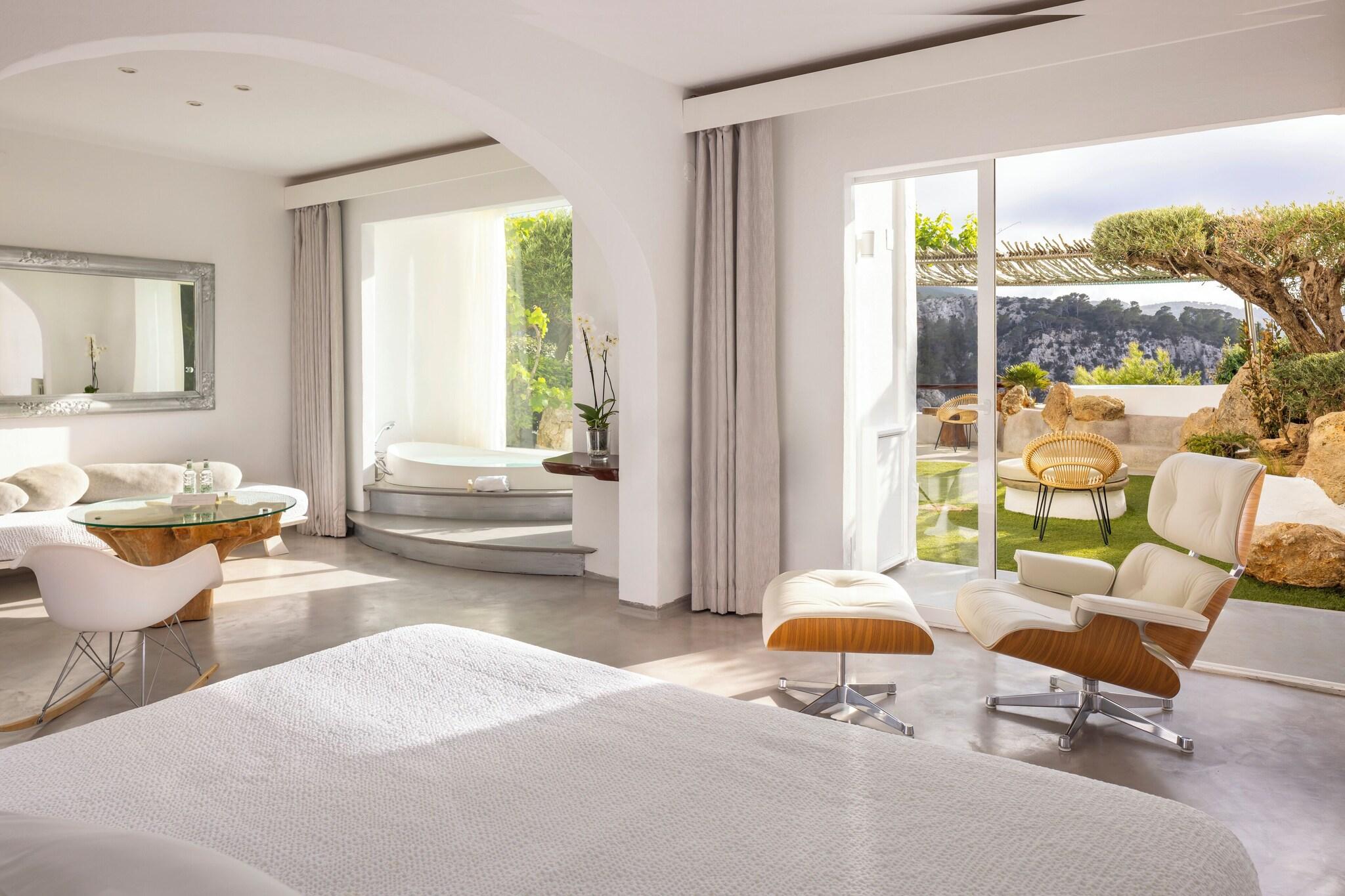 Suite Sea View King Bed