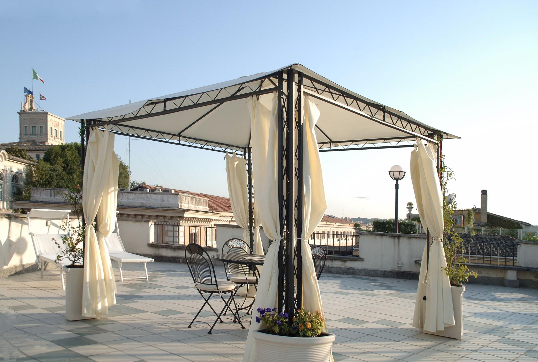 Studio King Size Bed