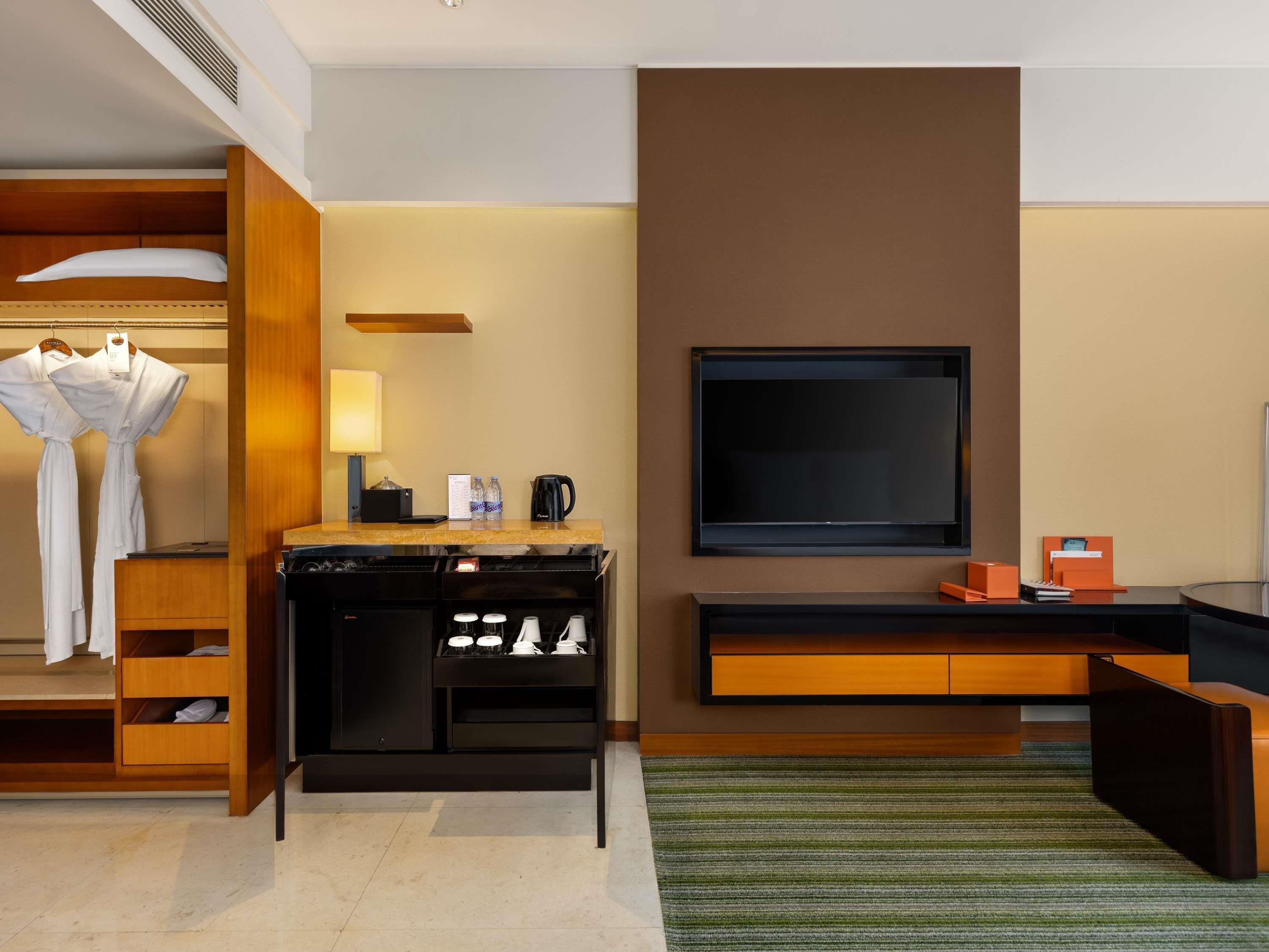 Double Deluxe King Bed