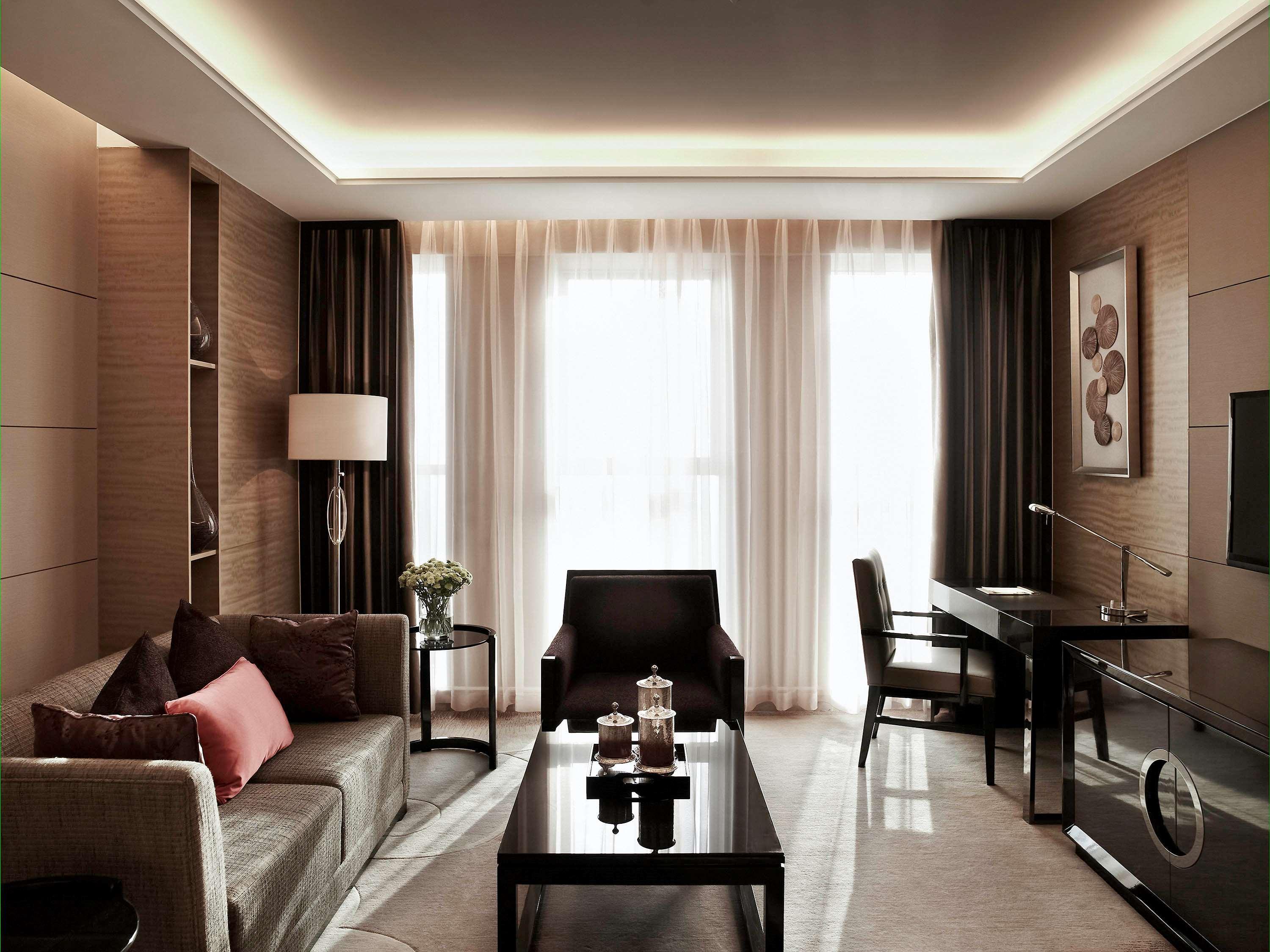 Suite Deluxe King Bed