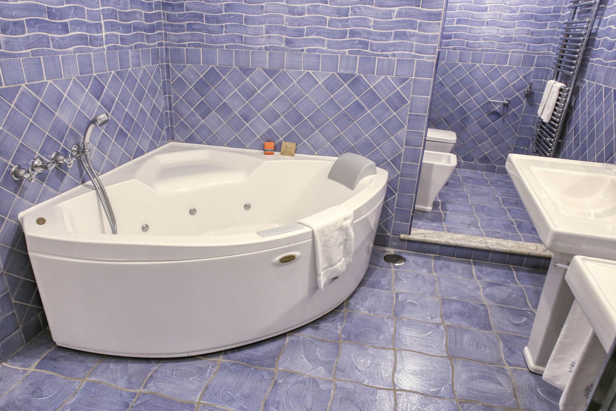 Junior Suite King Size Bed